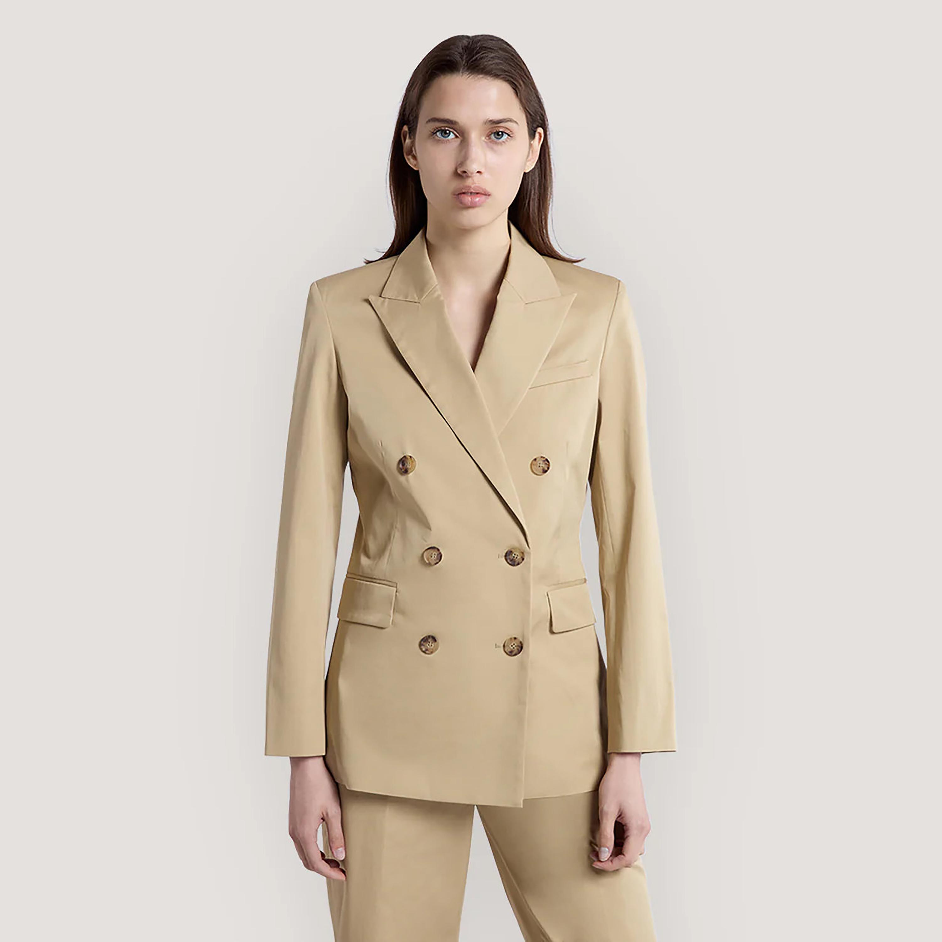 بليزر نسائي بسيط بياقة مطوية وأكمام طويلة من غانت-women-clothing-coatsandjackets-blazers-image-1
