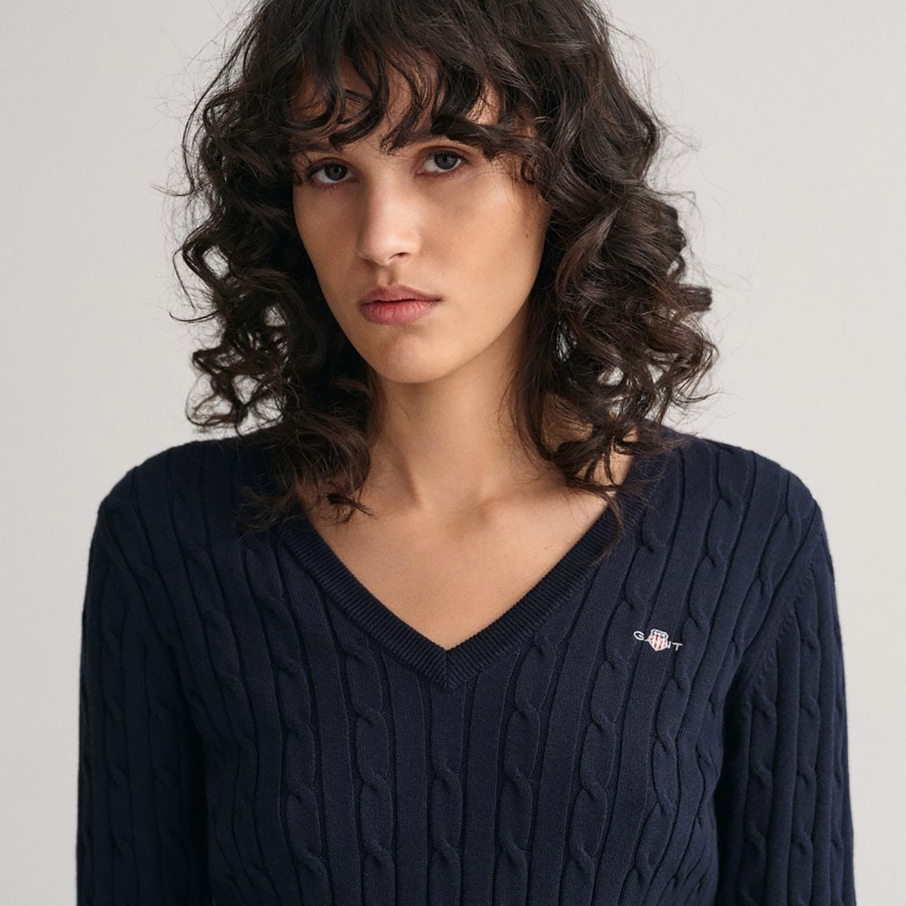 Gant Braided Knitted V-Neck Long Sleeves Sweatshirt-women-winterwear-hoodiesandsweatshirts-hoodies-image-3