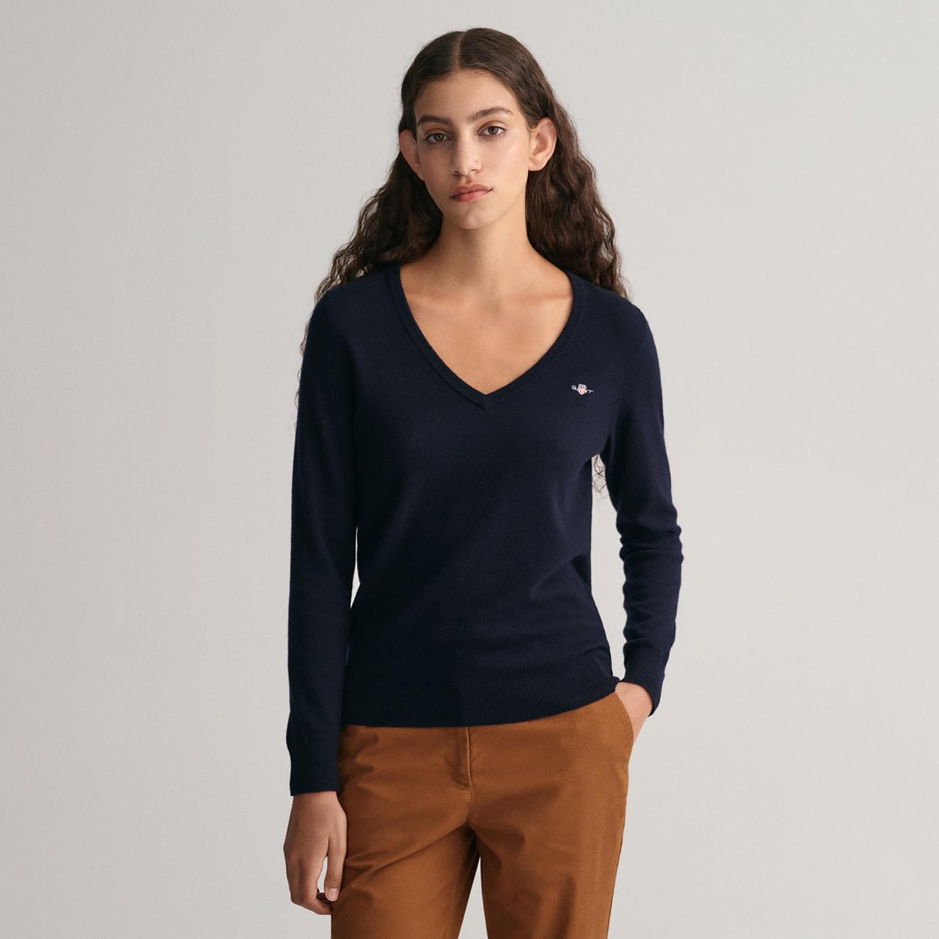 سويت شيرت بأكمام طويلة الخامس الرقبة من شعار جانت-women-winterwear-hoodiesandsweatshirts-hoodies-image-1
