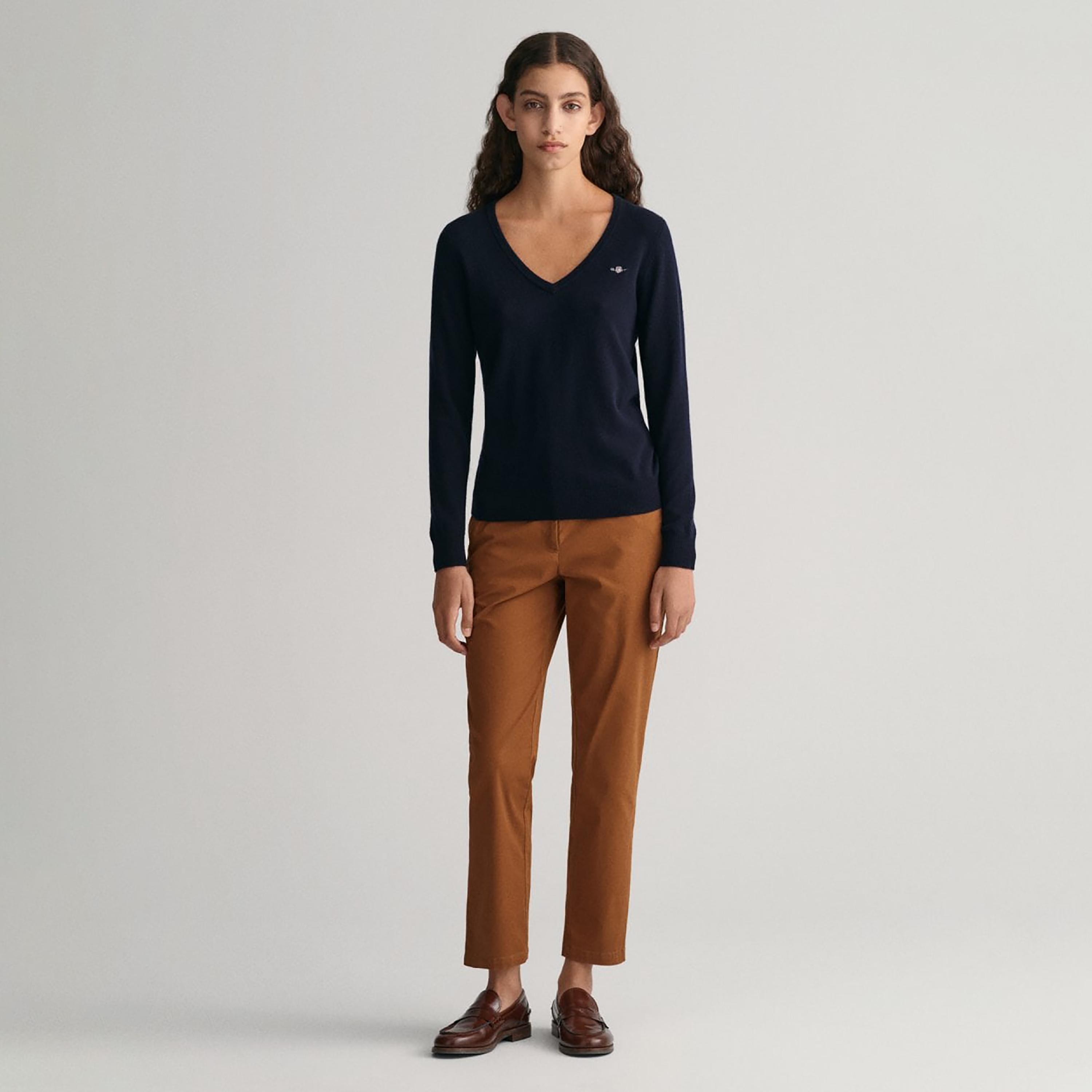 سويت شيرت بأكمام طويلة الخامس الرقبة من شعار جانت-women-winterwear-hoodiesandsweatshirts-hoodies-image-2