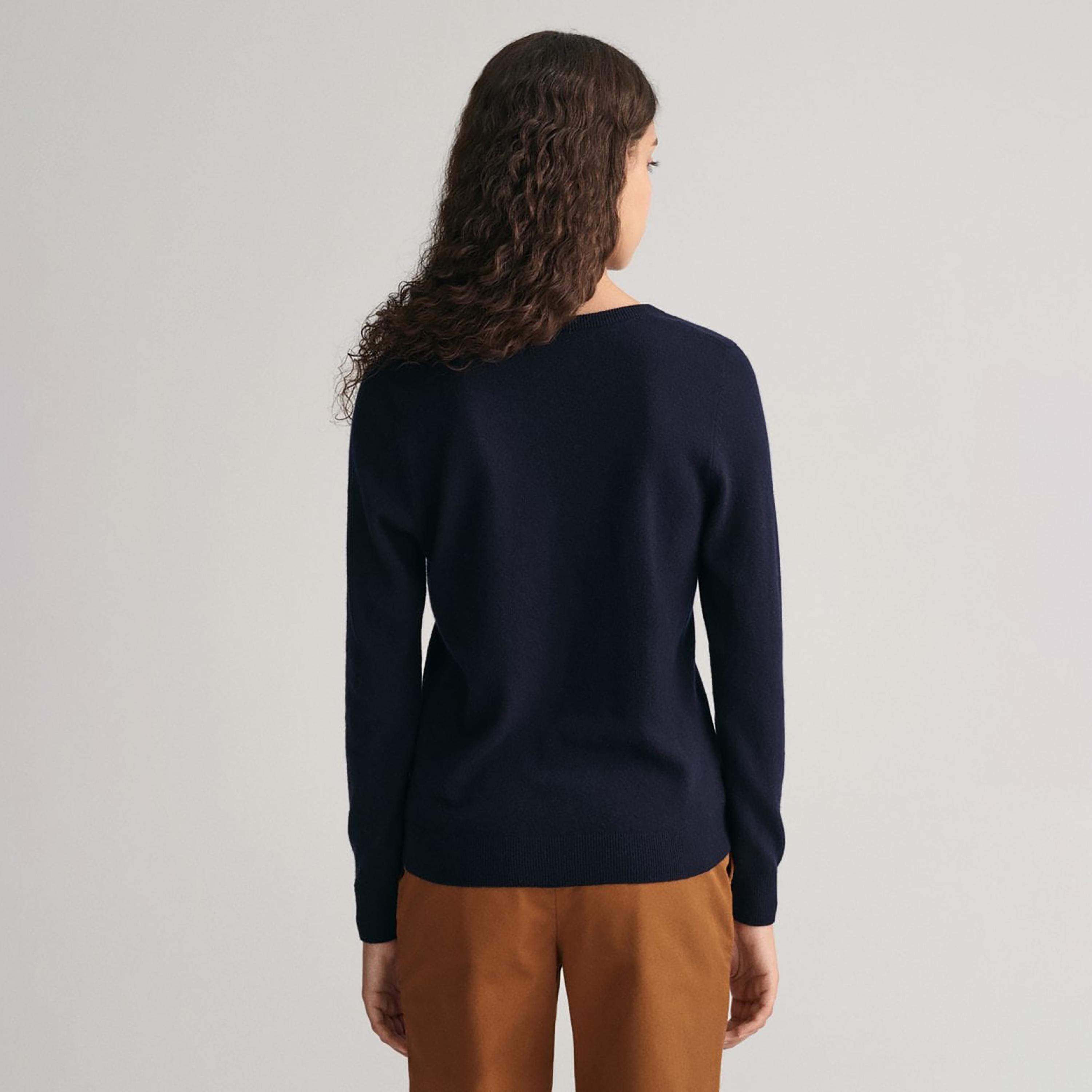 سويت شيرت بأكمام طويلة الخامس الرقبة من شعار جانت-women-winterwear-hoodiesandsweatshirts-hoodies-image-4