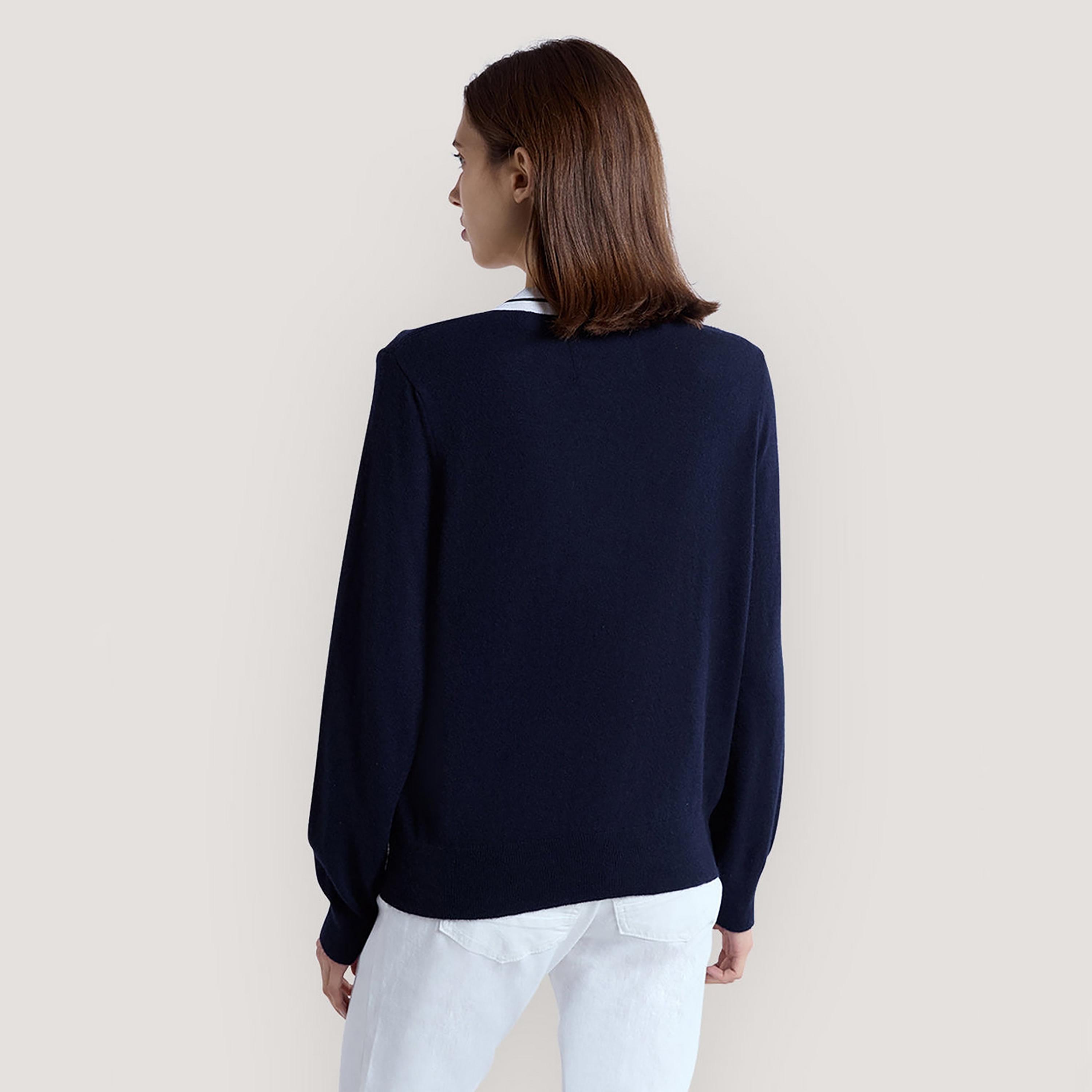 Gant Contrast V-Neck Long Sleeves Women's Sweater-women-winterwear-cardigansandjumpers-jumpers-image-4