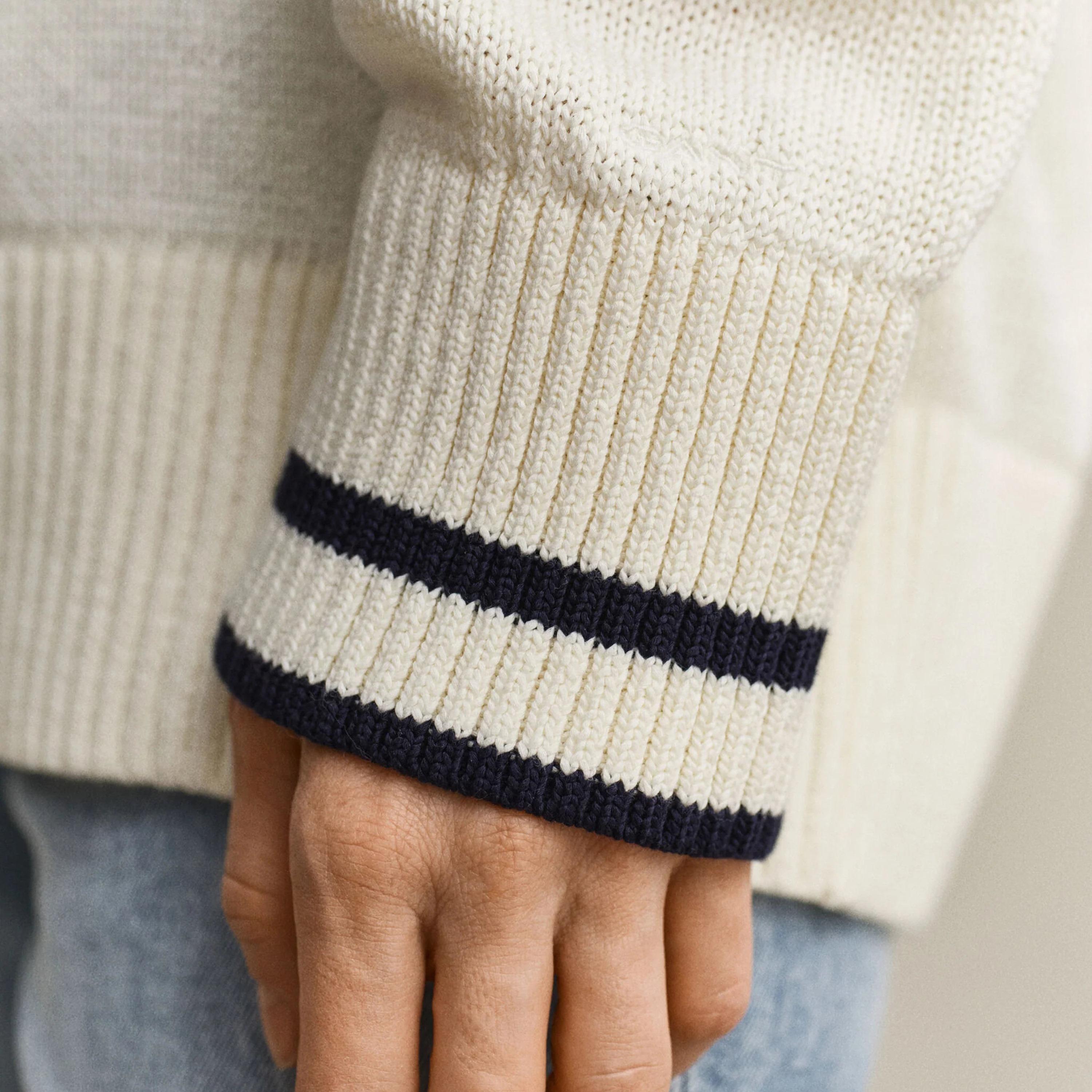 بلوفر نسائي بسيط بياقة سبعة (V) وأكمام طويلة من غانت-women-winterwear-cardigansandjumpers-jumpers-image-5