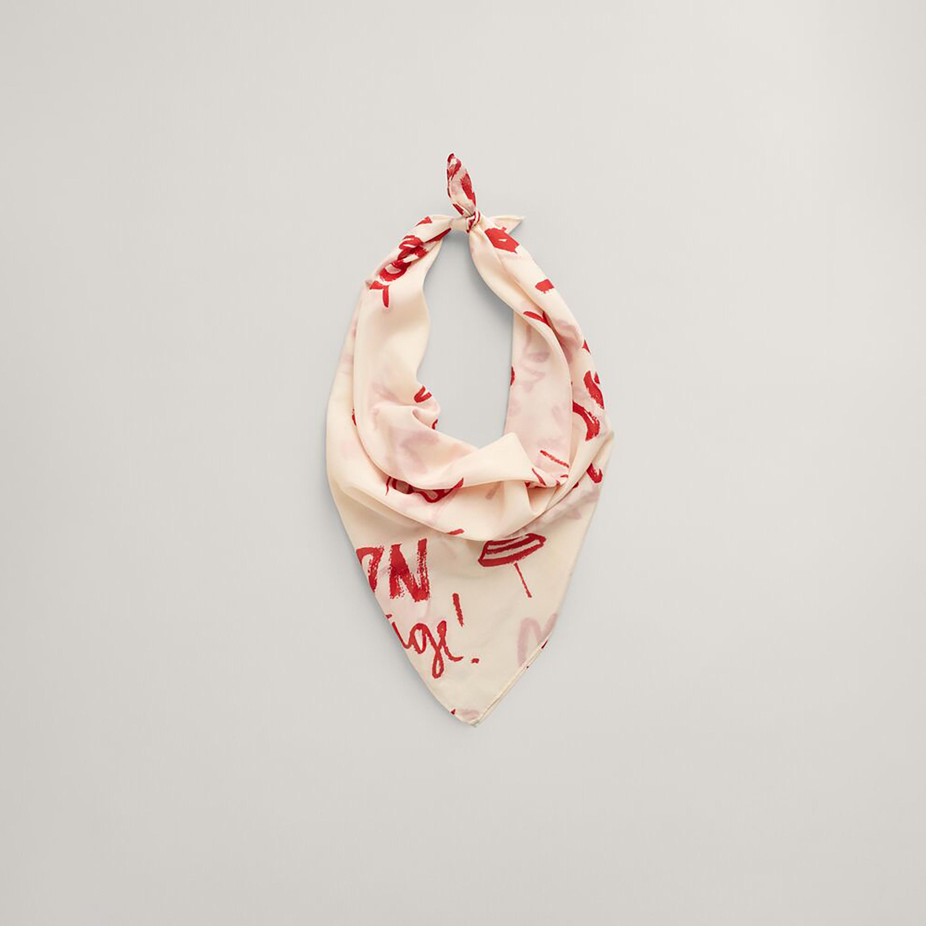 وشاح حريري مطبوع باللون الأحمر من غانت-women-winterwear-scarves-image-2