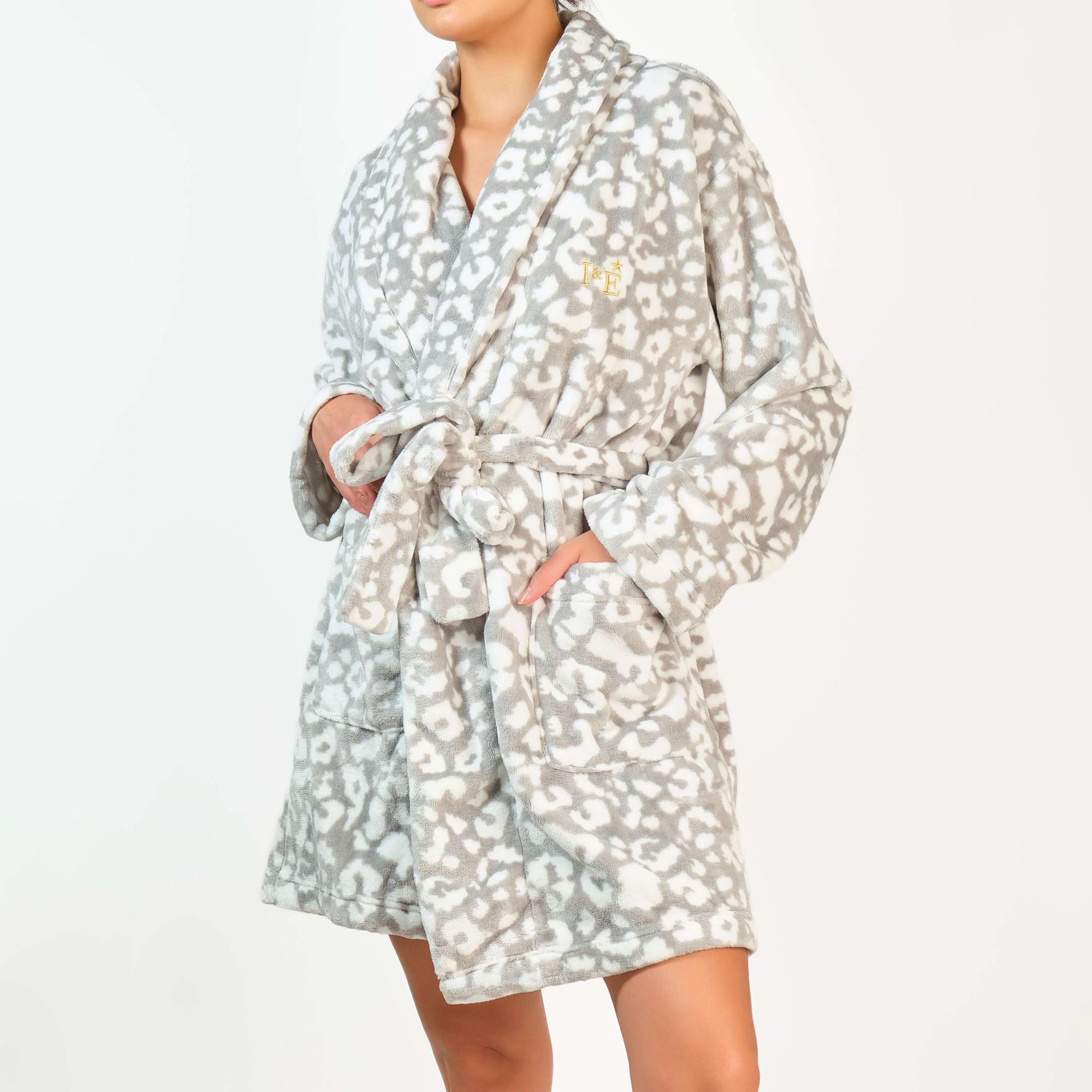 Isla & Evie Abstract Print Long Sleeves Women's Short Robe-women-clothing-nightwear-robes-image-1