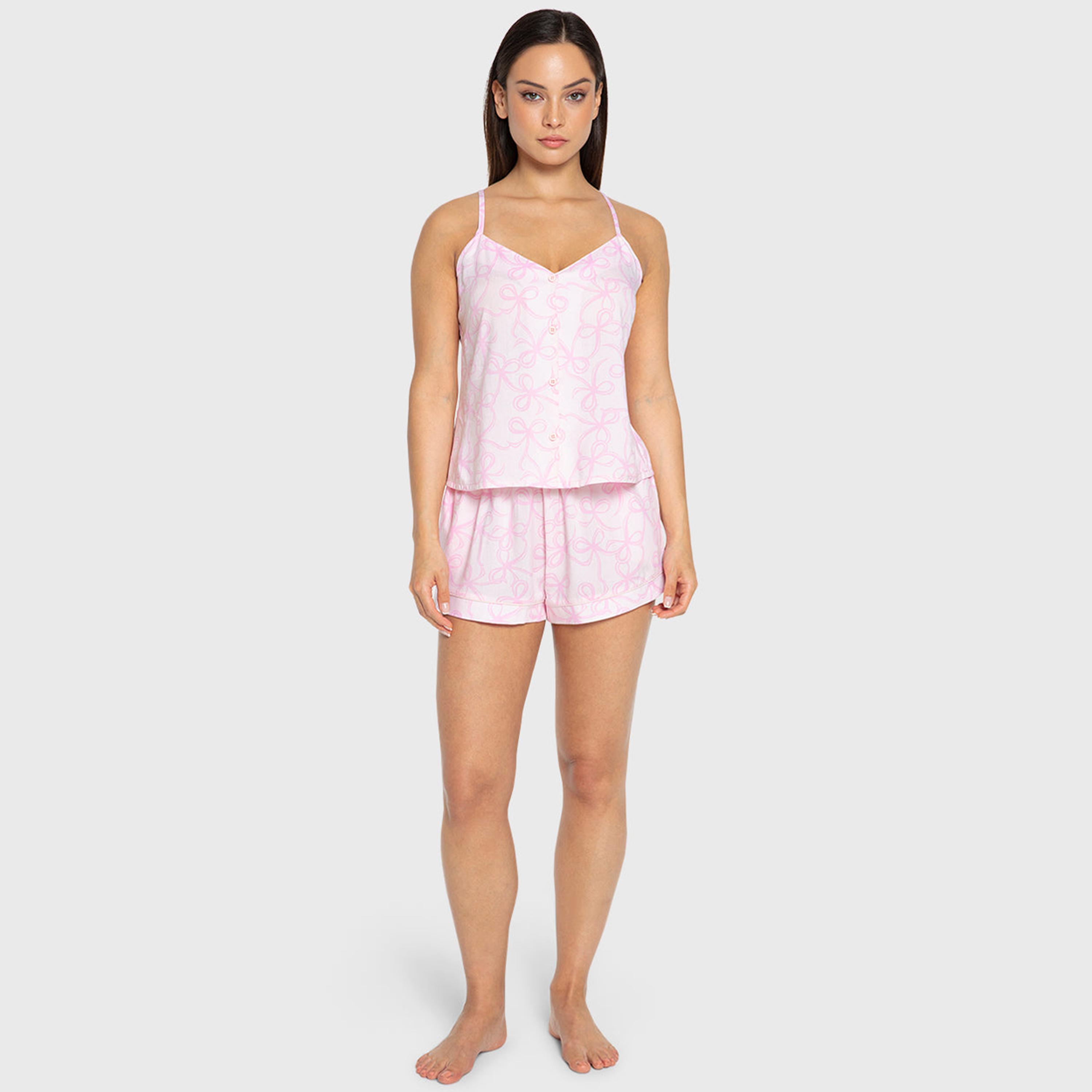 طقم نسائي كامي وشورت بحمالات رفيعة وطبعة فيونكة من إيسلا آند إيفي-women-clothing-nightwear-pyjamas-shortsets-image-1