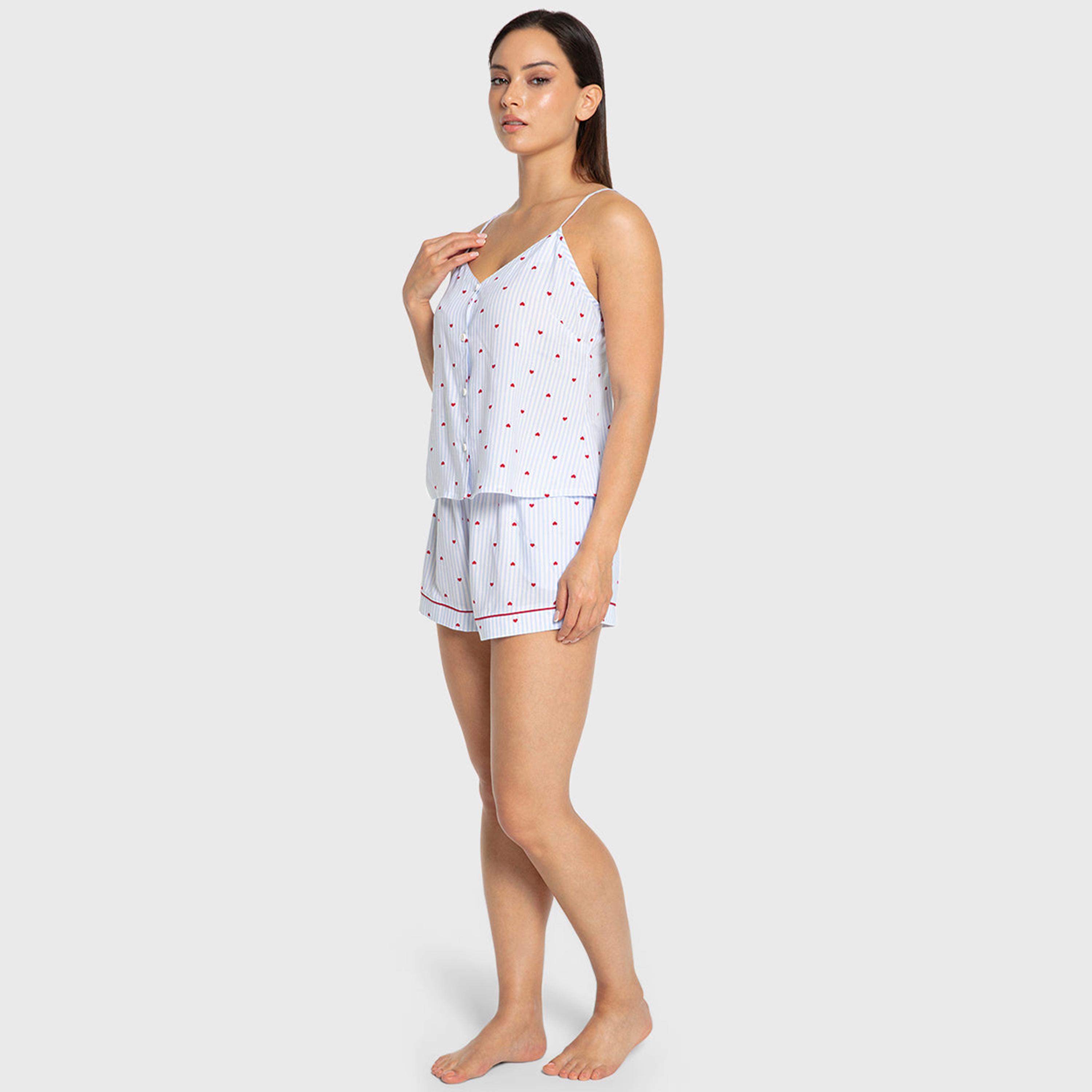 طقم نسائي كامي وشورت بحمالات رفيعة وطبعة قلوب ومخطط من إيسلا آند إيفي-women-clothing-nightwear-pyjamas-shortsets-image-5