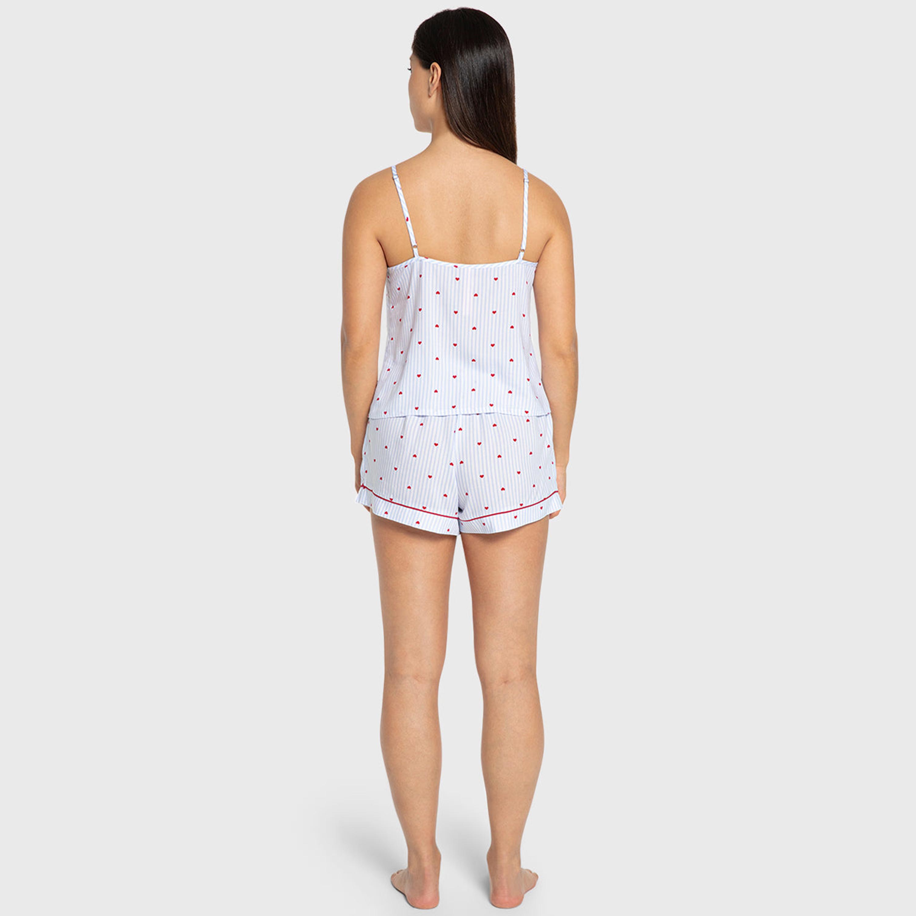 طقم نسائي كامي وشورت بحمالات رفيعة وطبعة قلوب ومخطط من إيسلا آند إيفي-women-clothing-nightwear-pyjamas-shortsets-image-4