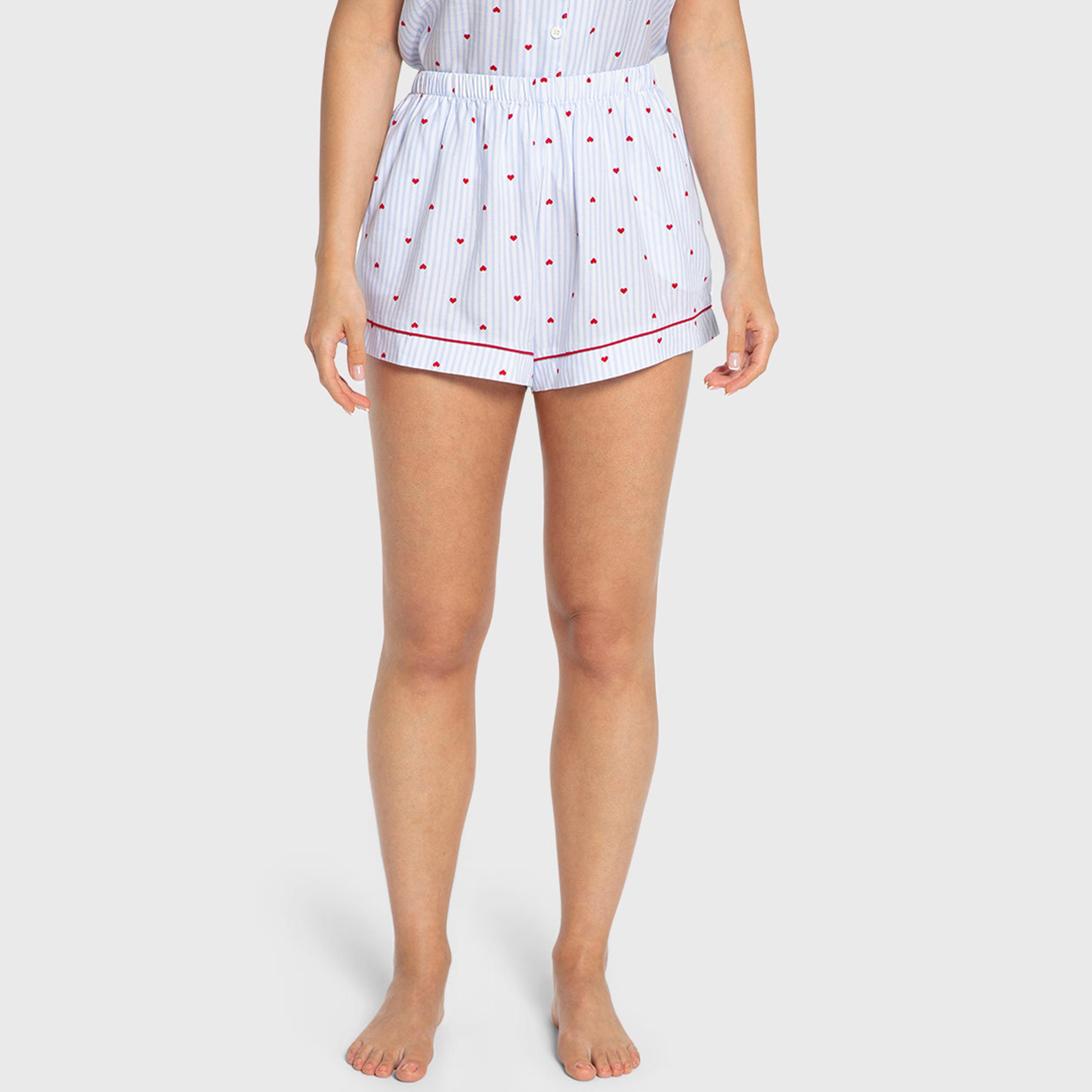 طقم نسائي كامي وشورت بحمالات رفيعة وطبعة قلوب ومخطط من إيسلا آند إيفي-women-clothing-nightwear-pyjamas-shortsets-image-3