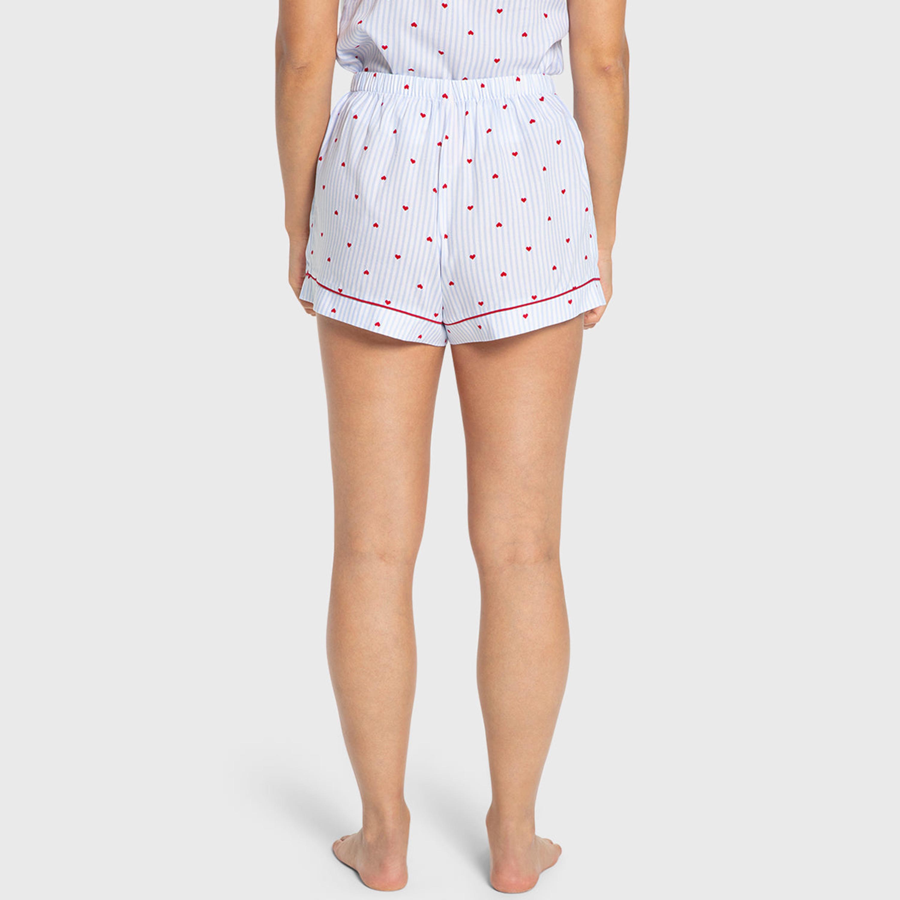 طقم نسائي كامي وشورت بحمالات رفيعة وطبعة قلوب ومخطط من إيسلا آند إيفي-women-clothing-nightwear-pyjamas-shortsets-image-2
