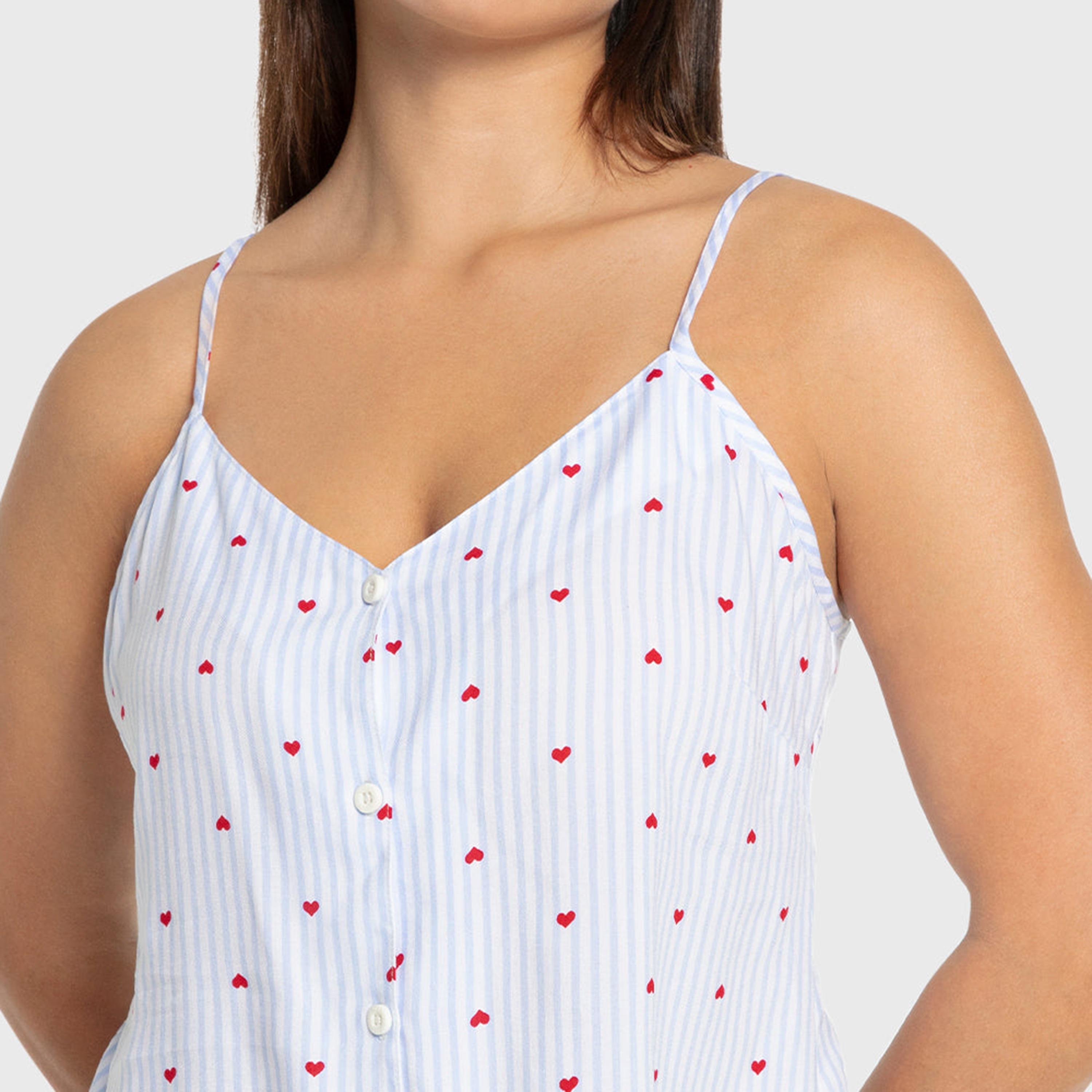طقم نسائي كامي وشورت بحمالات رفيعة وطبعة قلوب ومخطط من إيسلا آند إيفي-women-clothing-nightwear-pyjamas-shortsets-image-1
