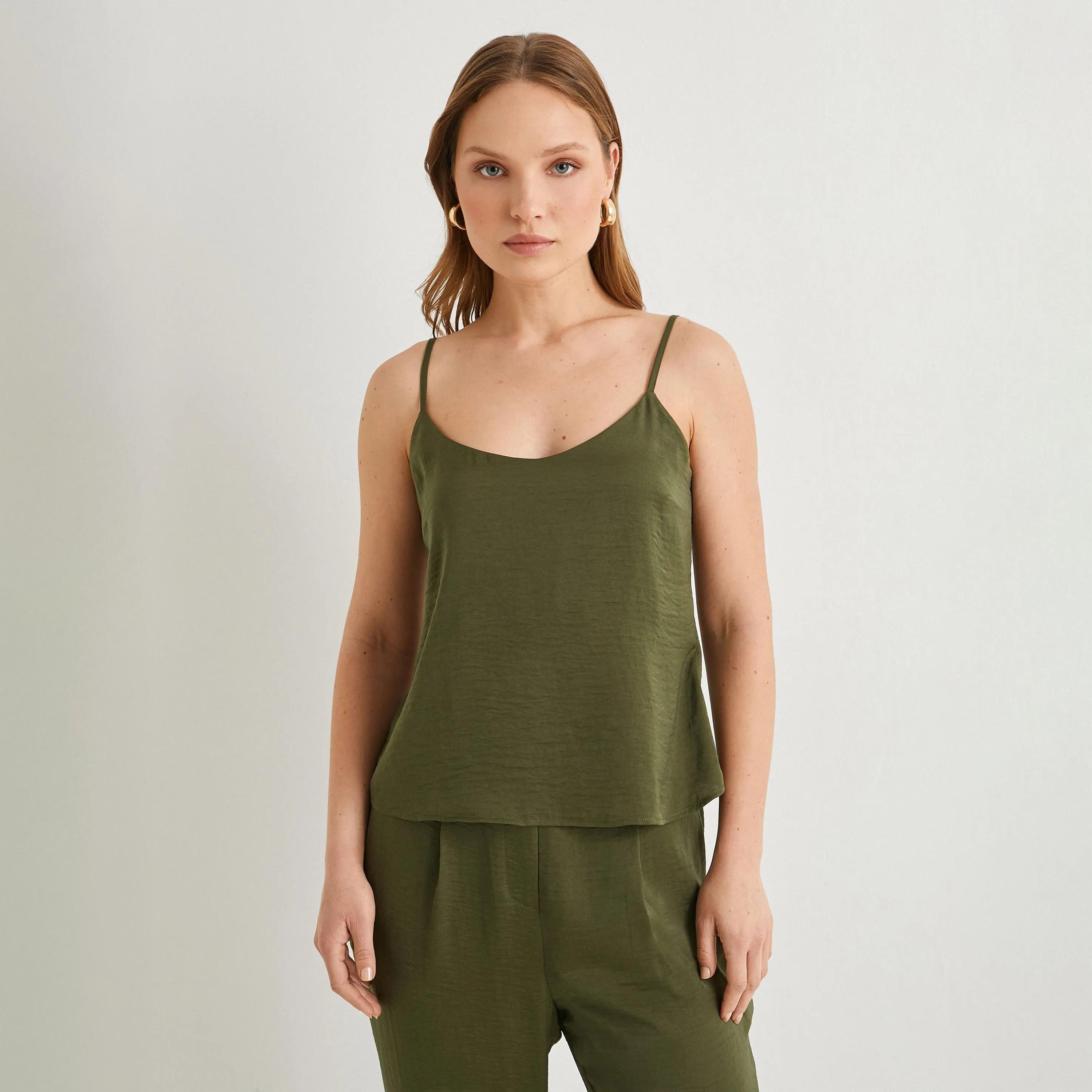 بلوزة نسائية بدون أكمام باللون الأخضر مع حمالات كتف من كوتون-women-clothing-shirtsandblouses-blouses-image-1