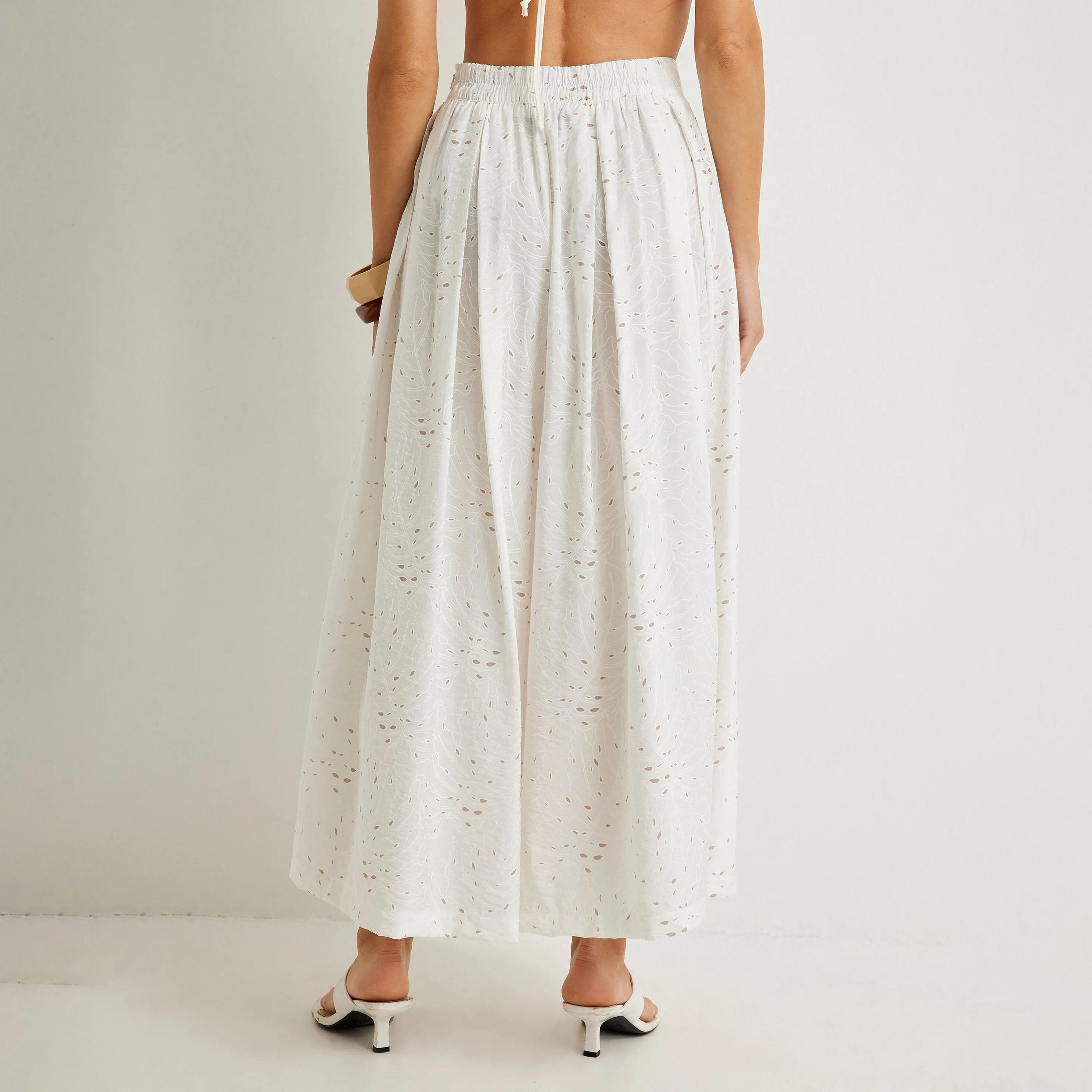 بنطلون نسائي أبيض بطبعة مقصوصة من كوتون-women-clothing-bottoms-trousers-image-3