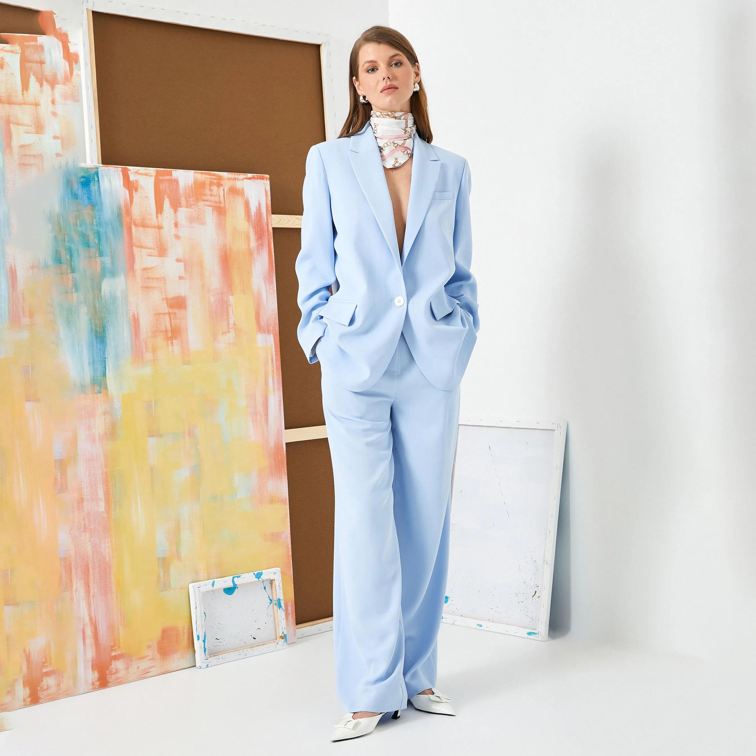 بليزر نسائي ذو ياقة زرقاء وصدر واحد من كوتون-women-clothing-coatsandjackets-blazers-image-3