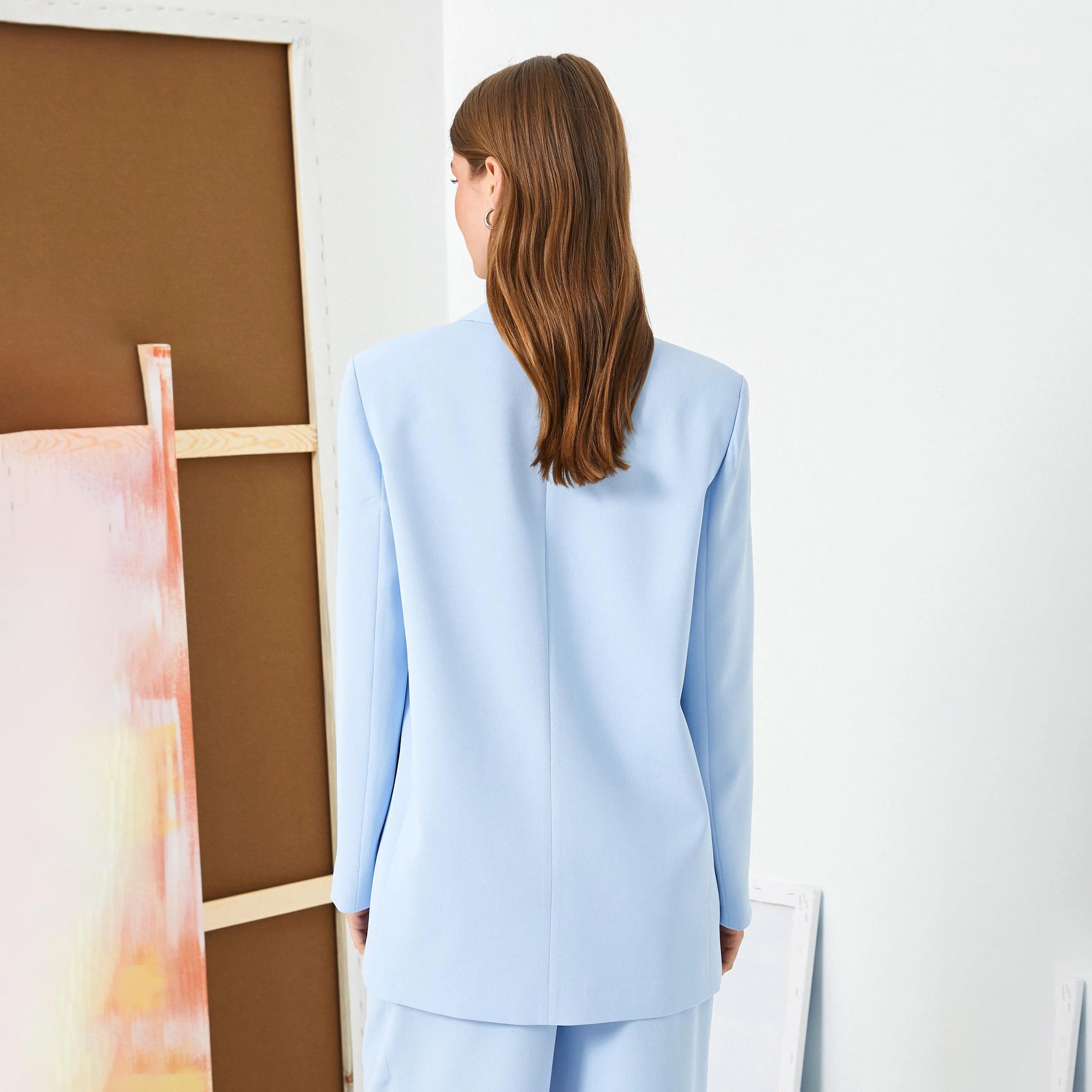 بليزر نسائي ذو ياقة زرقاء وصدر واحد من كوتون-women-clothing-coatsandjackets-blazers-image-2