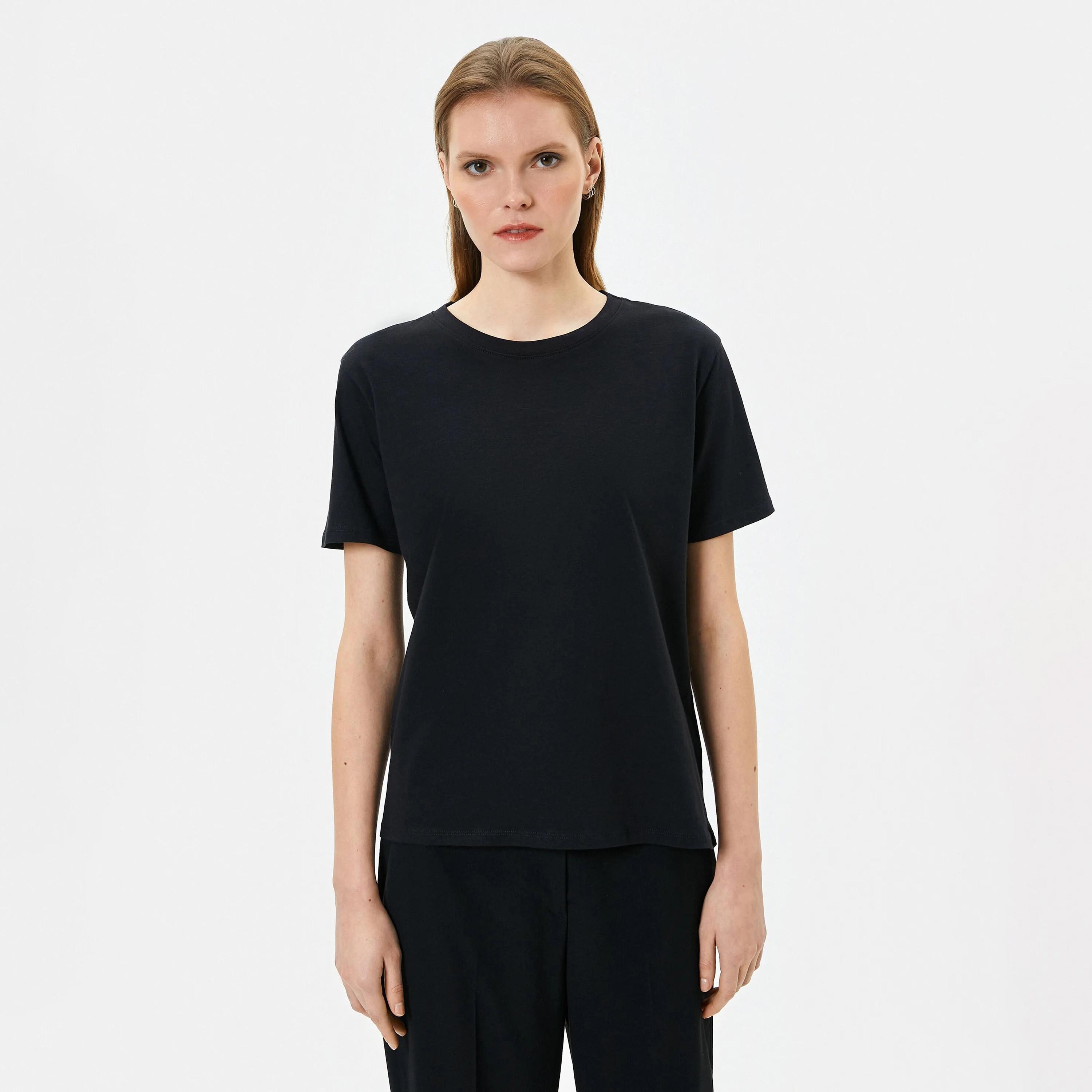 تي شيرت نسائي أسود من القطن برقبة دائرية من كوتون-women-clothing-tshirts-image-1