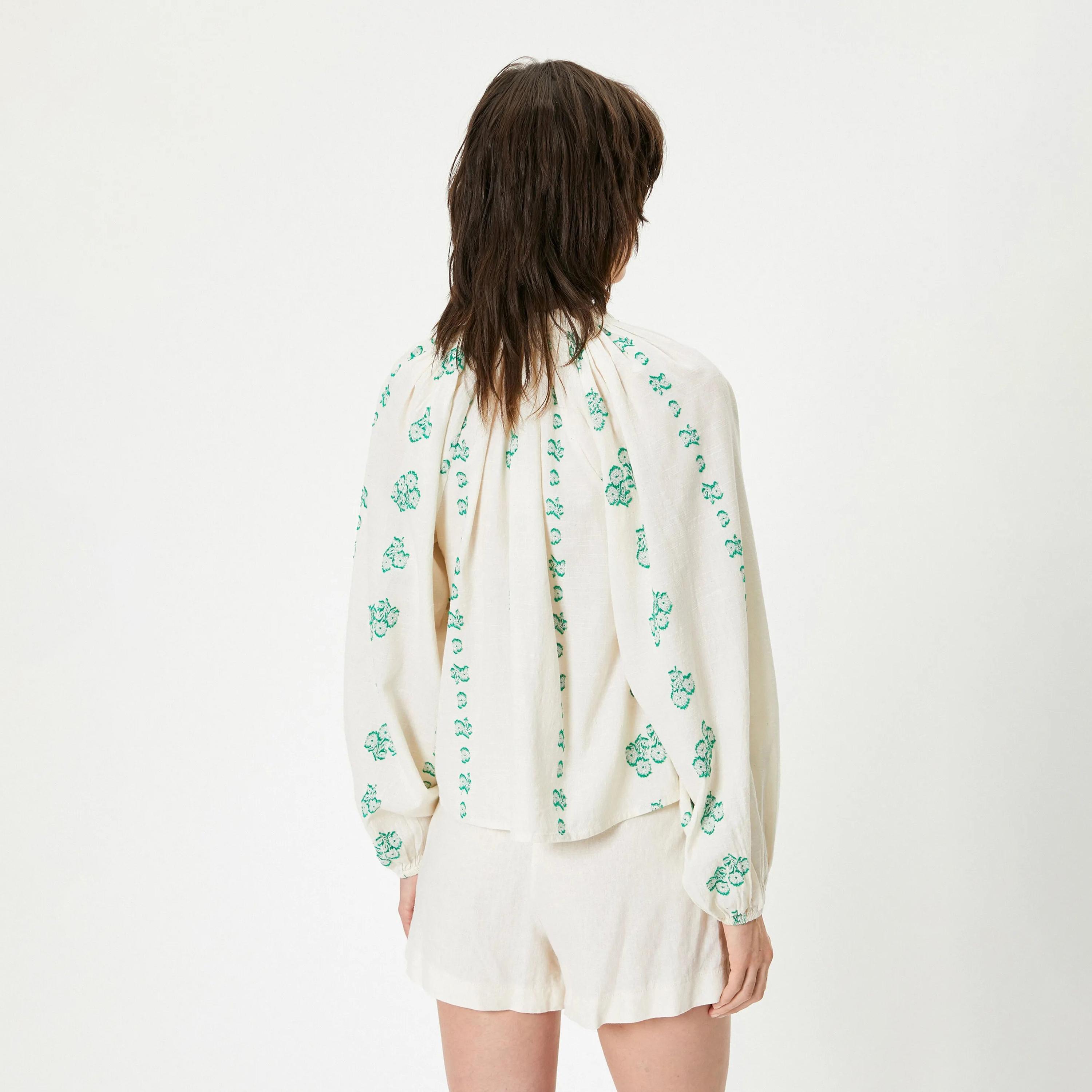 بلوزة نسائية من القطن باللون البيج المزهر بربطة عنق من كوتون-women-clothing-shirtsandblouses-blouses-image-3