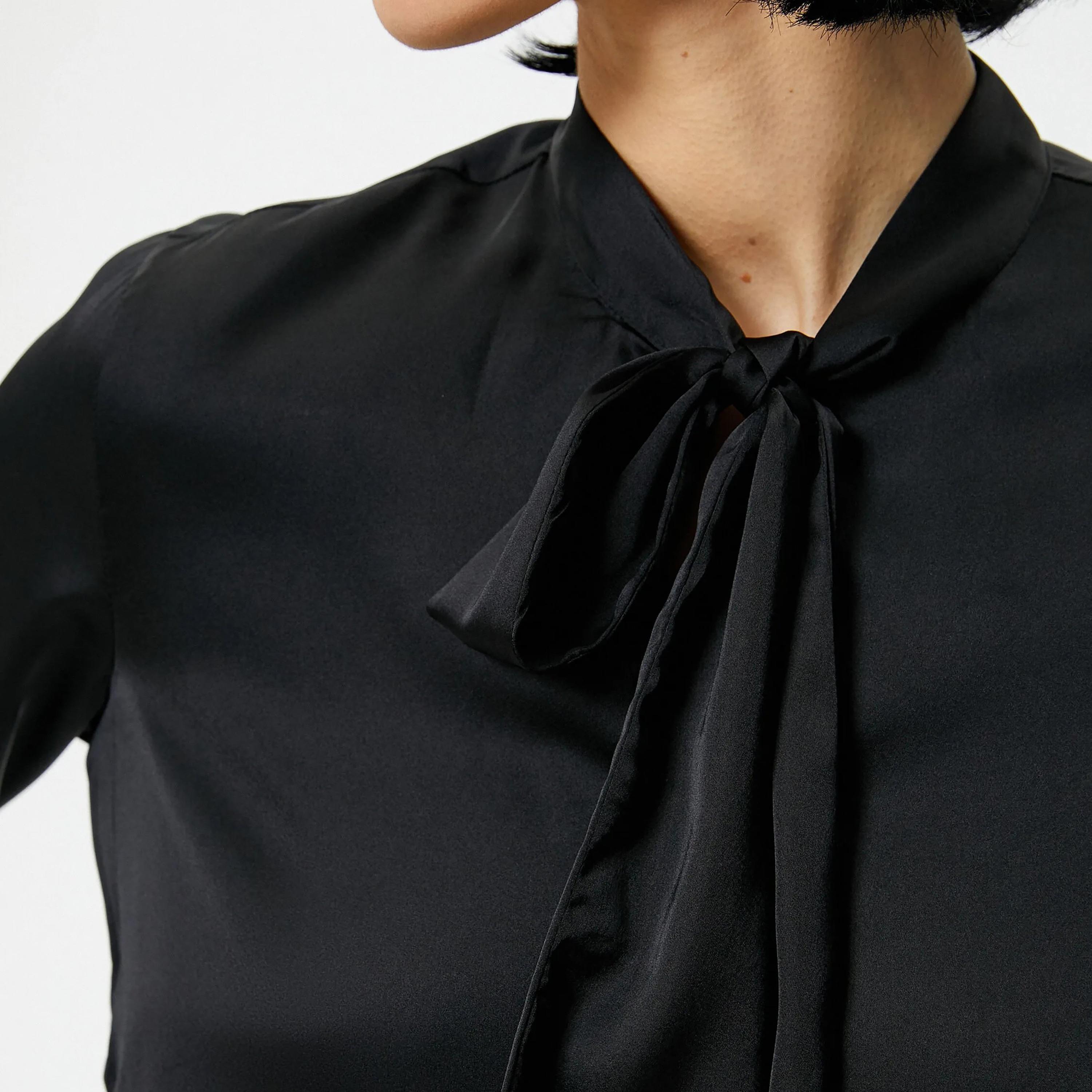 بلوزة نسائية بأكمام مطوية ورقبة سوداء من كوتون-women-clothing-shirtsandblouses-blouses-image-4