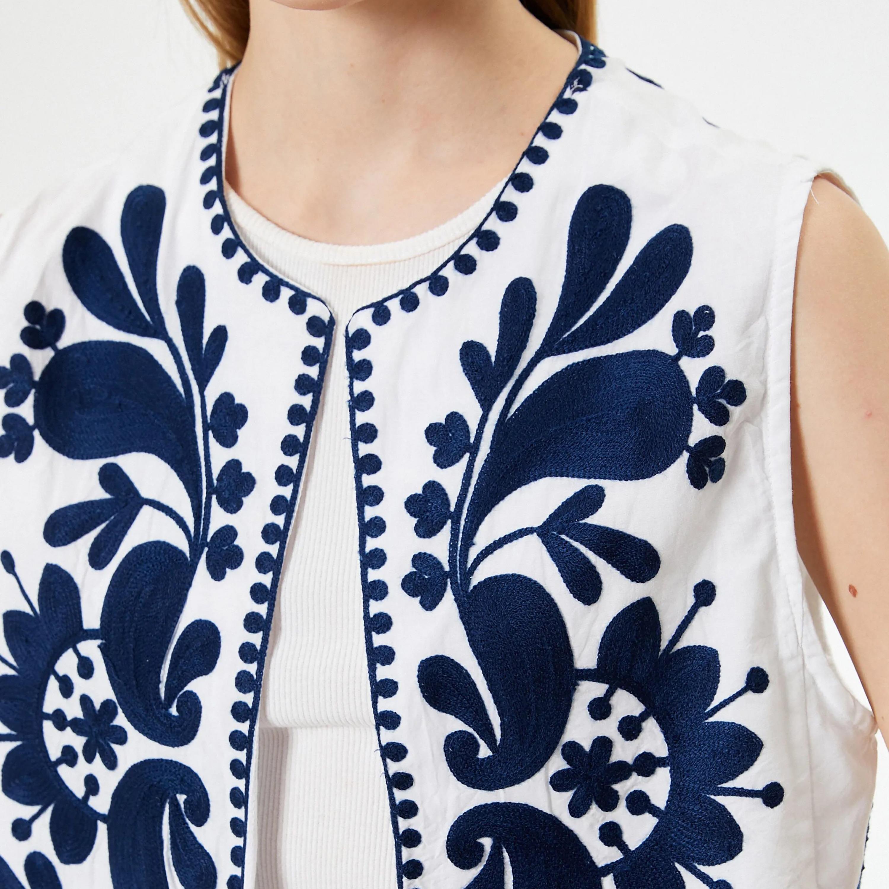 KOTON White Embroidered Women's Vest-women-winterwear-coatsandjackets-waistcoats-image-4