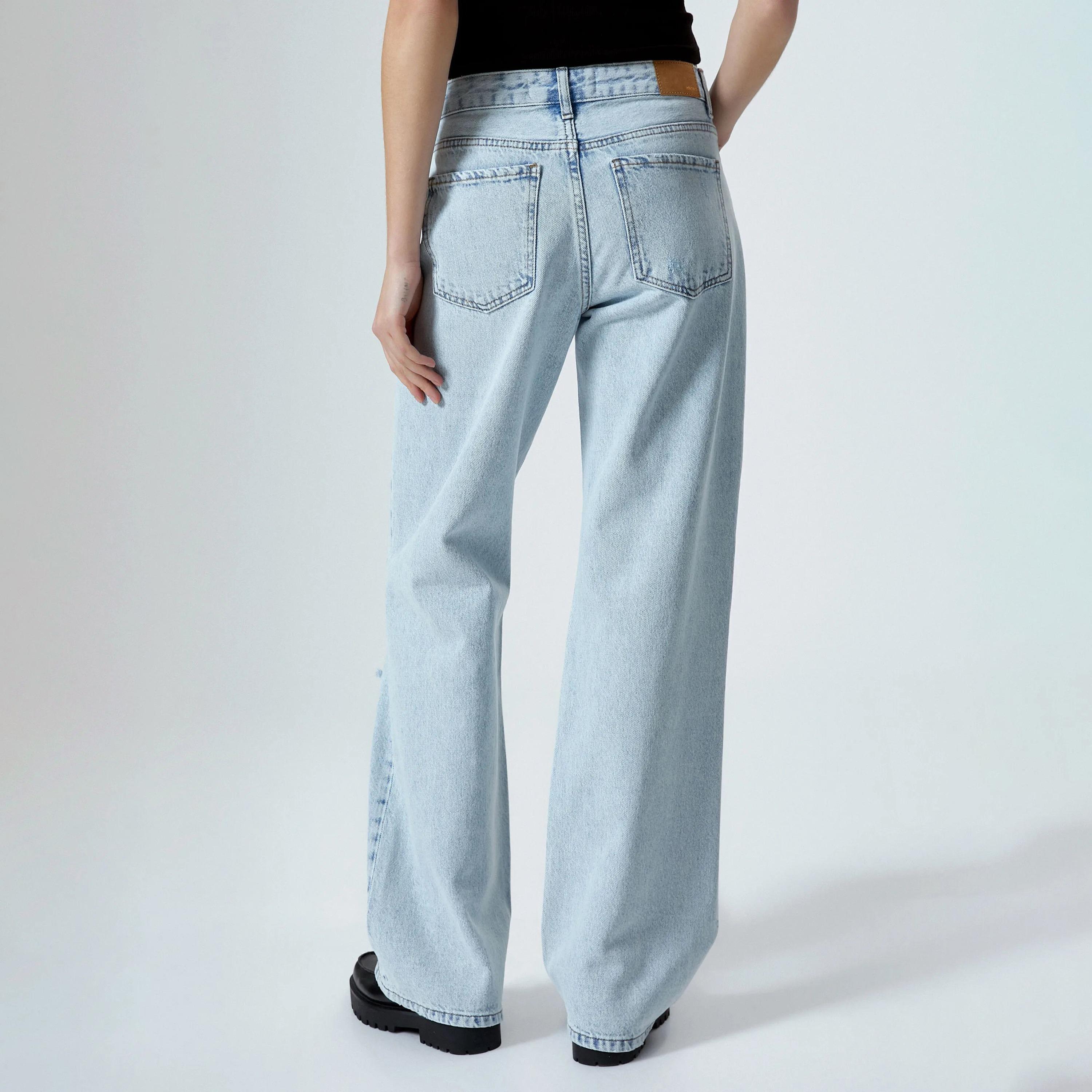 بنطلون جينز نسائي متوسط الارتفاع بقصّة مستقيمة وممزق من كوتون-women-clothing-bottoms-jeans-image-4