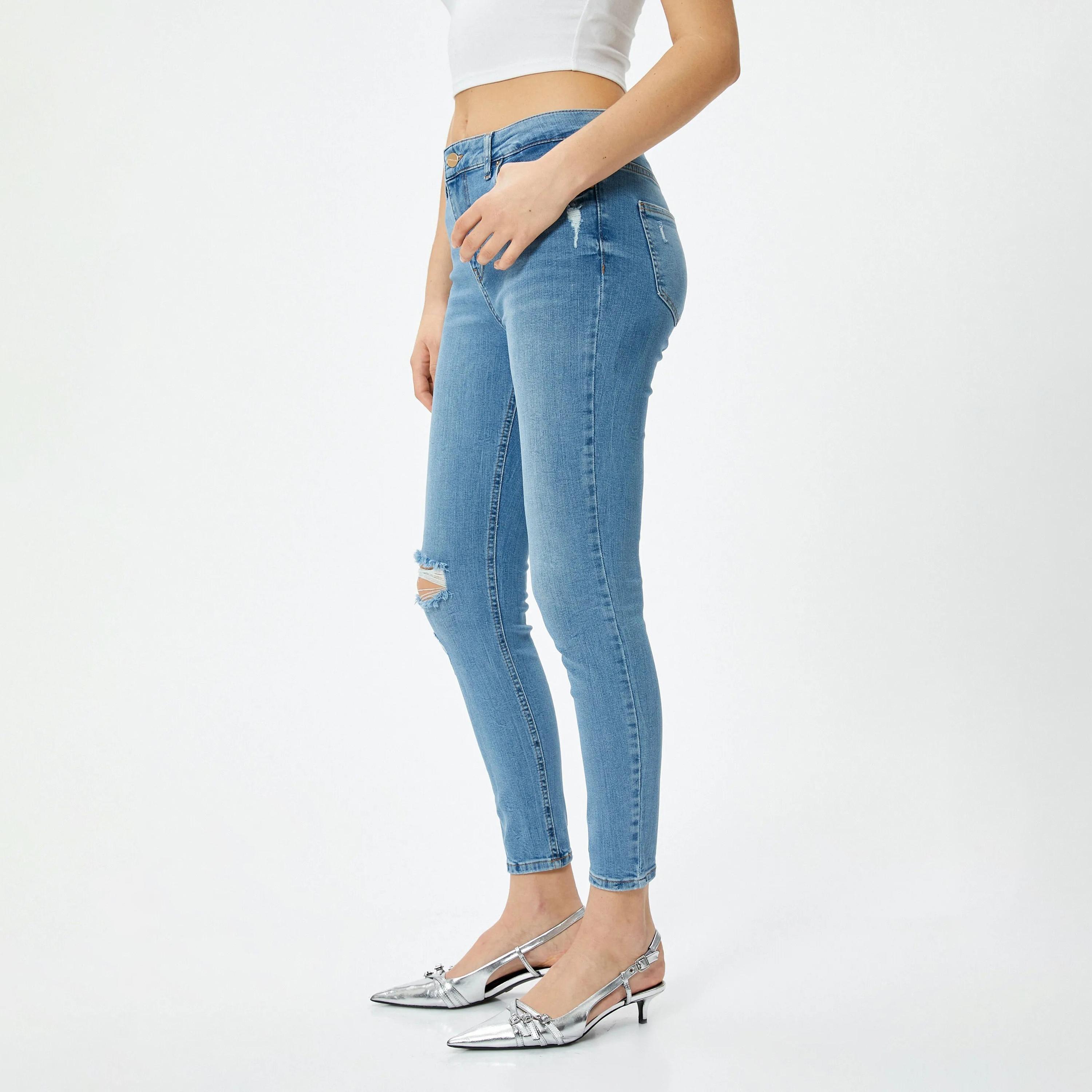 بنطلون جينز نسائي ضيق وممزق ومتوسط الارتفاع من كوتون-women-clothing-bottoms-jeans-image-3