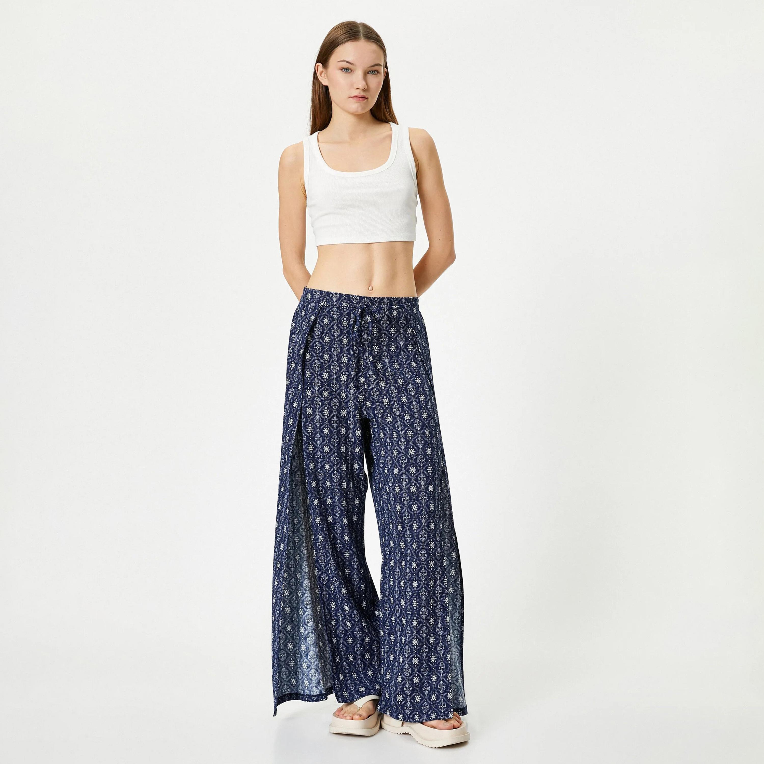 بنطلون نسائي بطبعة هندسية زرقاء من كوتون-women-clothing-bottoms-trousers-image-2