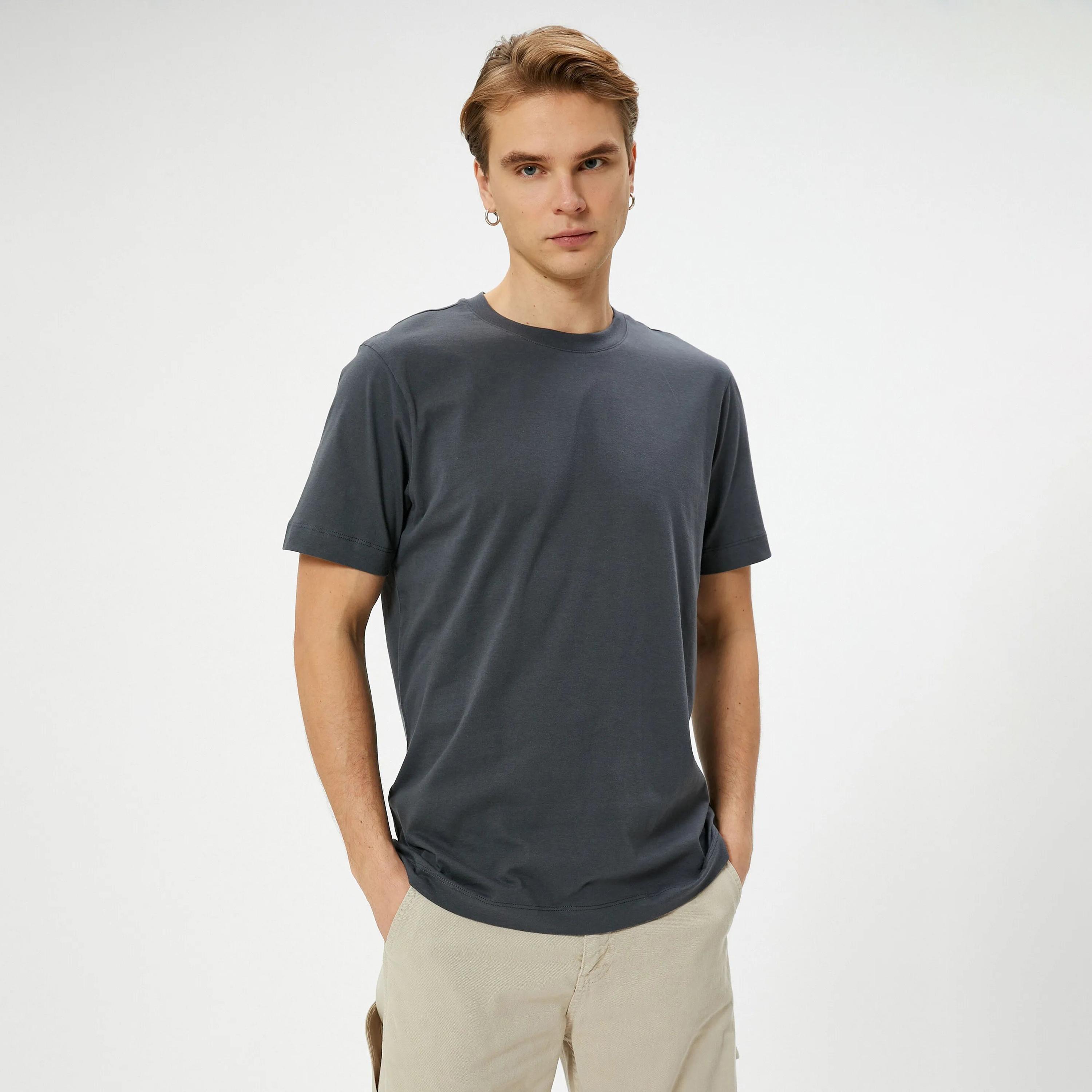 تيشيرت رجالي بأكمام قصيرة وياقة دائرية سادة من كوتون.-men-clothing-tshirtsandpolos-tshirts-image-1