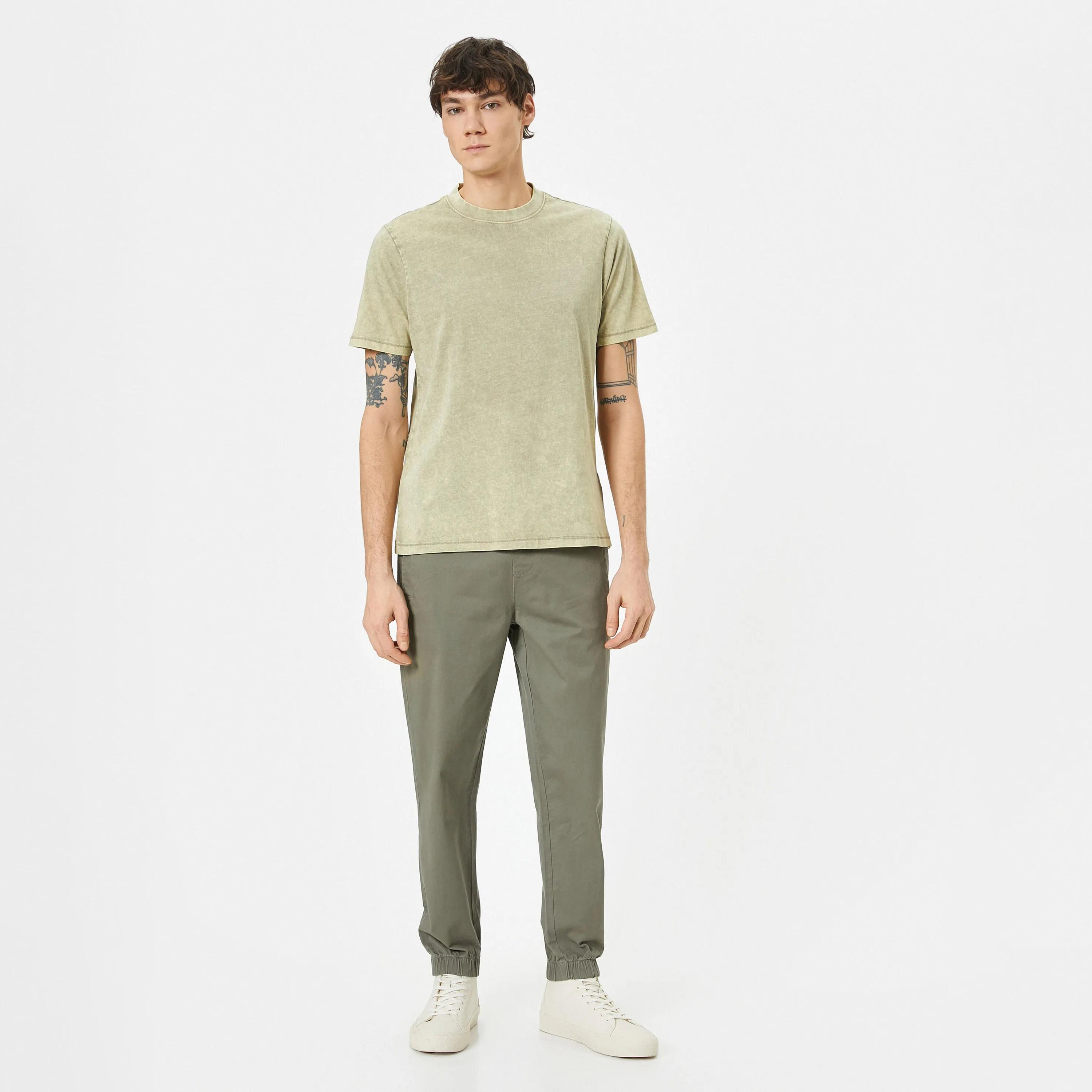 تيشيرت رجالي بأكمام قصيرة وياقة دائرية بتصميم مغسول عتيق من كوتون.-men-clothing-tshirtsandpolos-tshirts-image-2