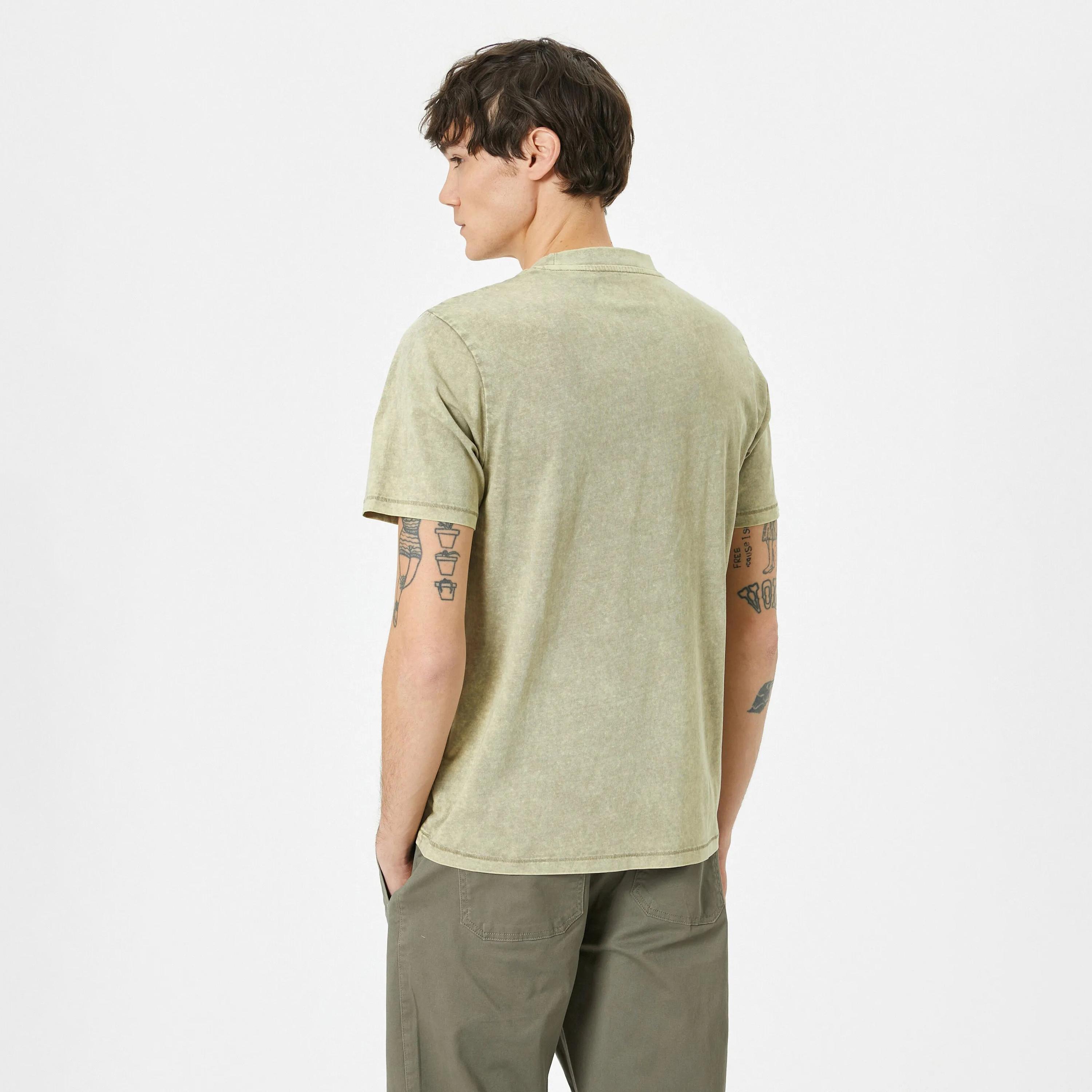 KOTON Vintage Washed Crew Neck Short Sleeves Men's T-Shirt-men-clothing-tshirtsandpolos-tshirts-image-4