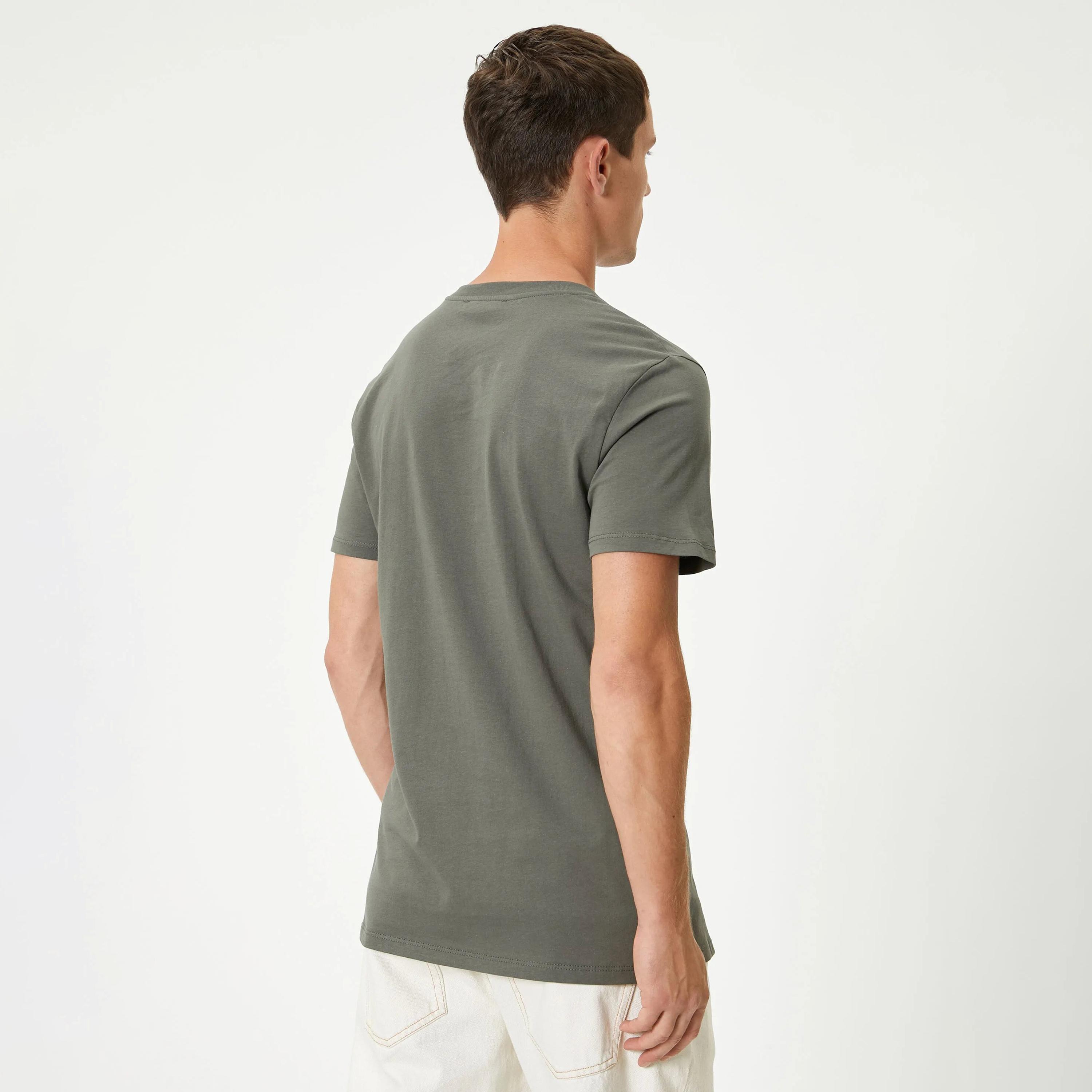 تيشيرت رجالي بأكمام قصيرة وياقة دائرية سادة من كوتون.-men-clothing-tshirtsandpolos-tshirts-image-8