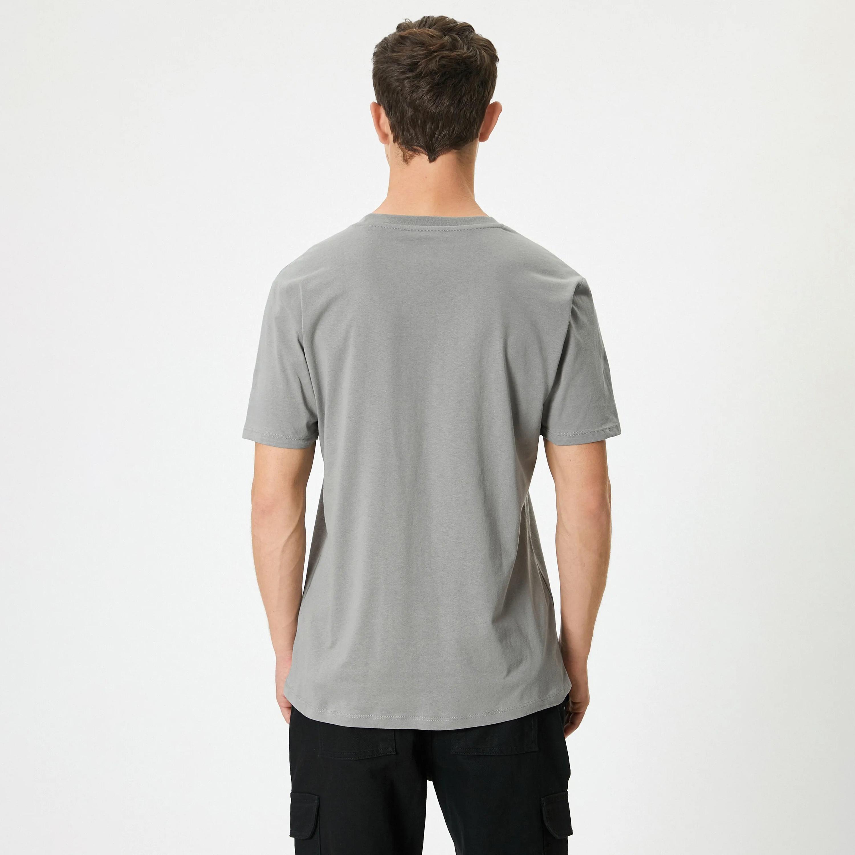 تي شيرت رجالي بأكمام قصيرة ورقبة دائرية وطبعة نصية من كوتون-men-clothing-tshirtsandpolos-tshirts-image-4