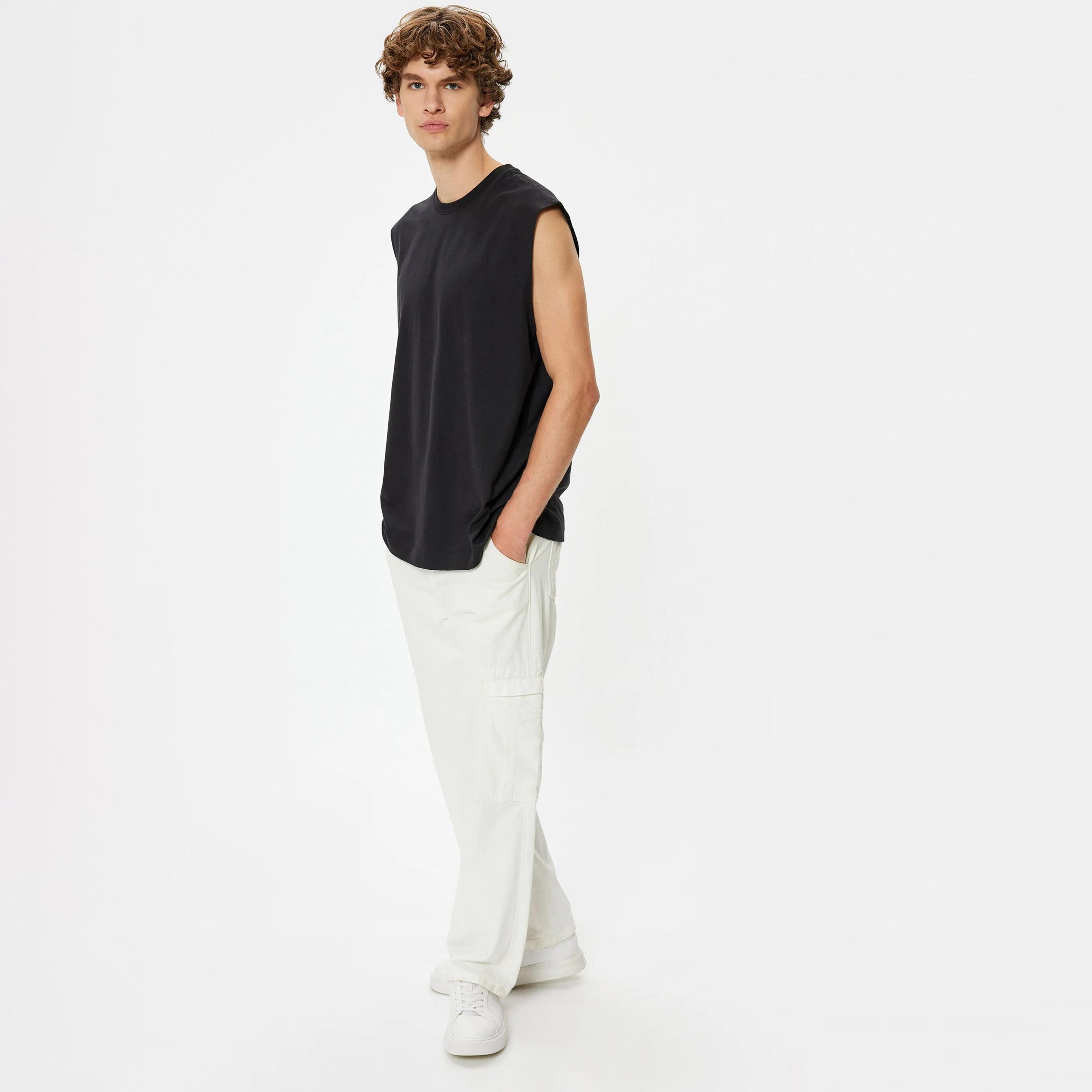 تي شيرت رجالي سادة بدون أكمام ورقبة دائرية من كوتون-men-clothing-tshirtsandpolos-tshirts-image-2