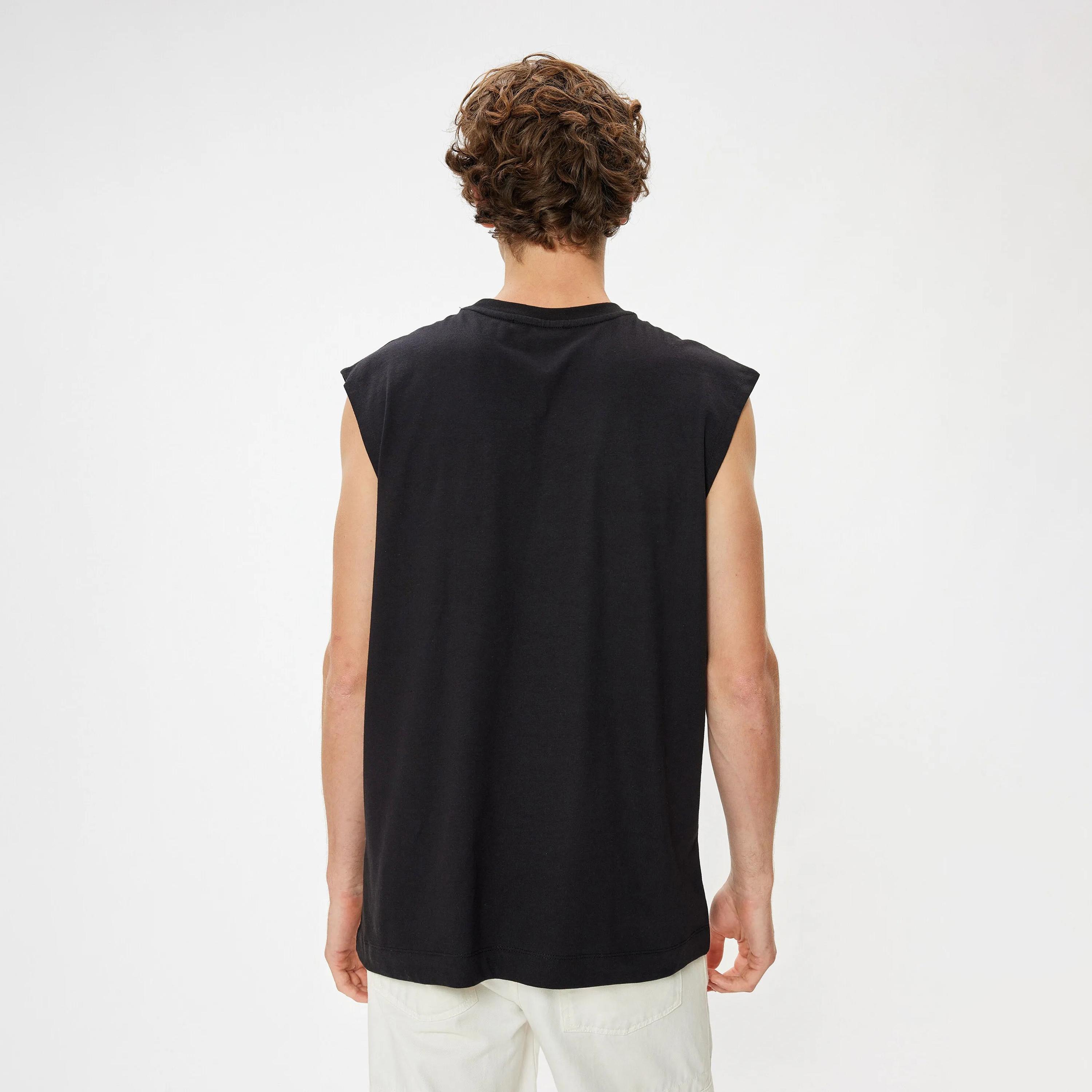 تي شيرت رجالي سادة بدون أكمام ورقبة دائرية من كوتون-men-clothing-tshirtsandpolos-tshirts-image-4