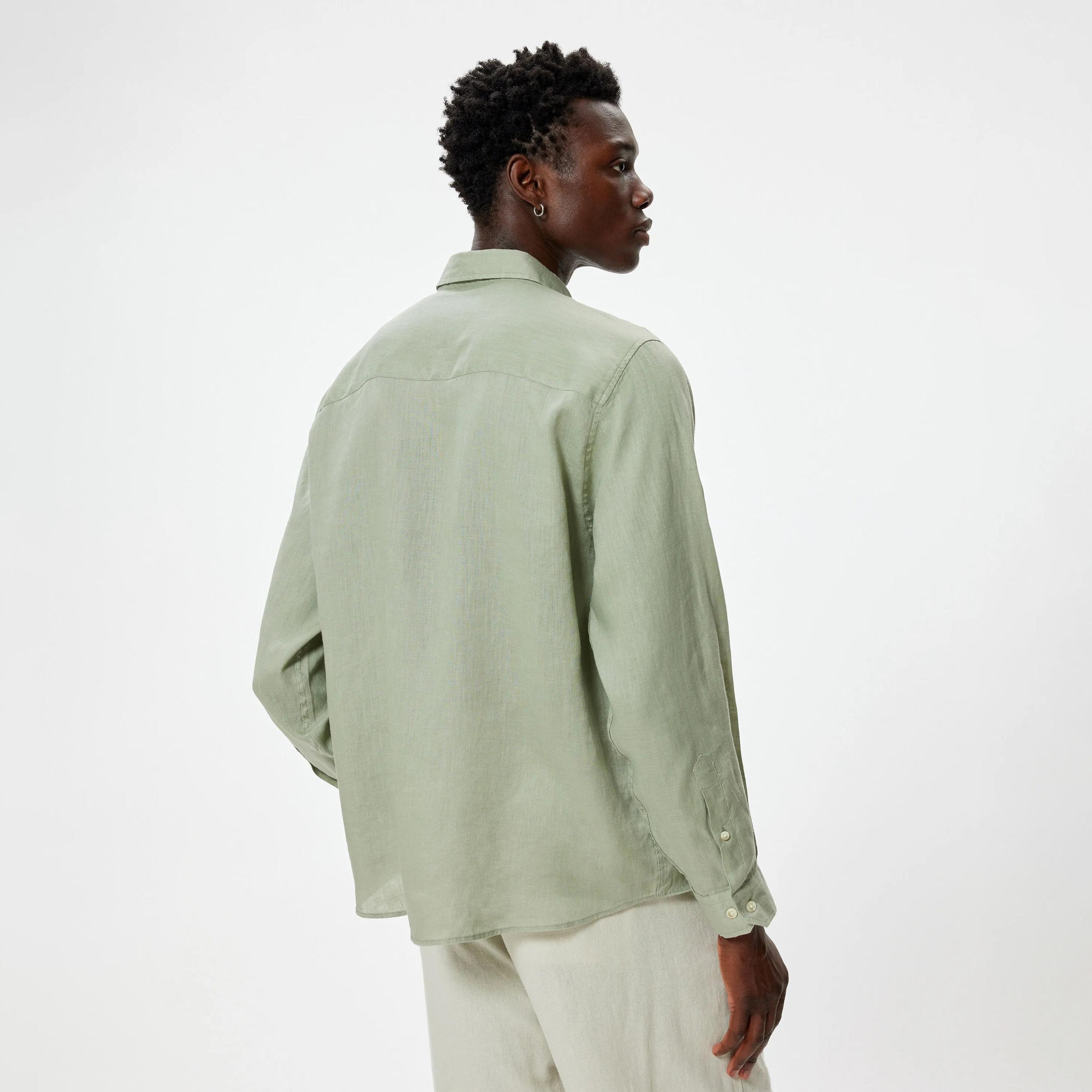قميص رجالي عادي بأكمام طويلة وياقة وأزرار من كوتون-men-clothing-shirts-image-16