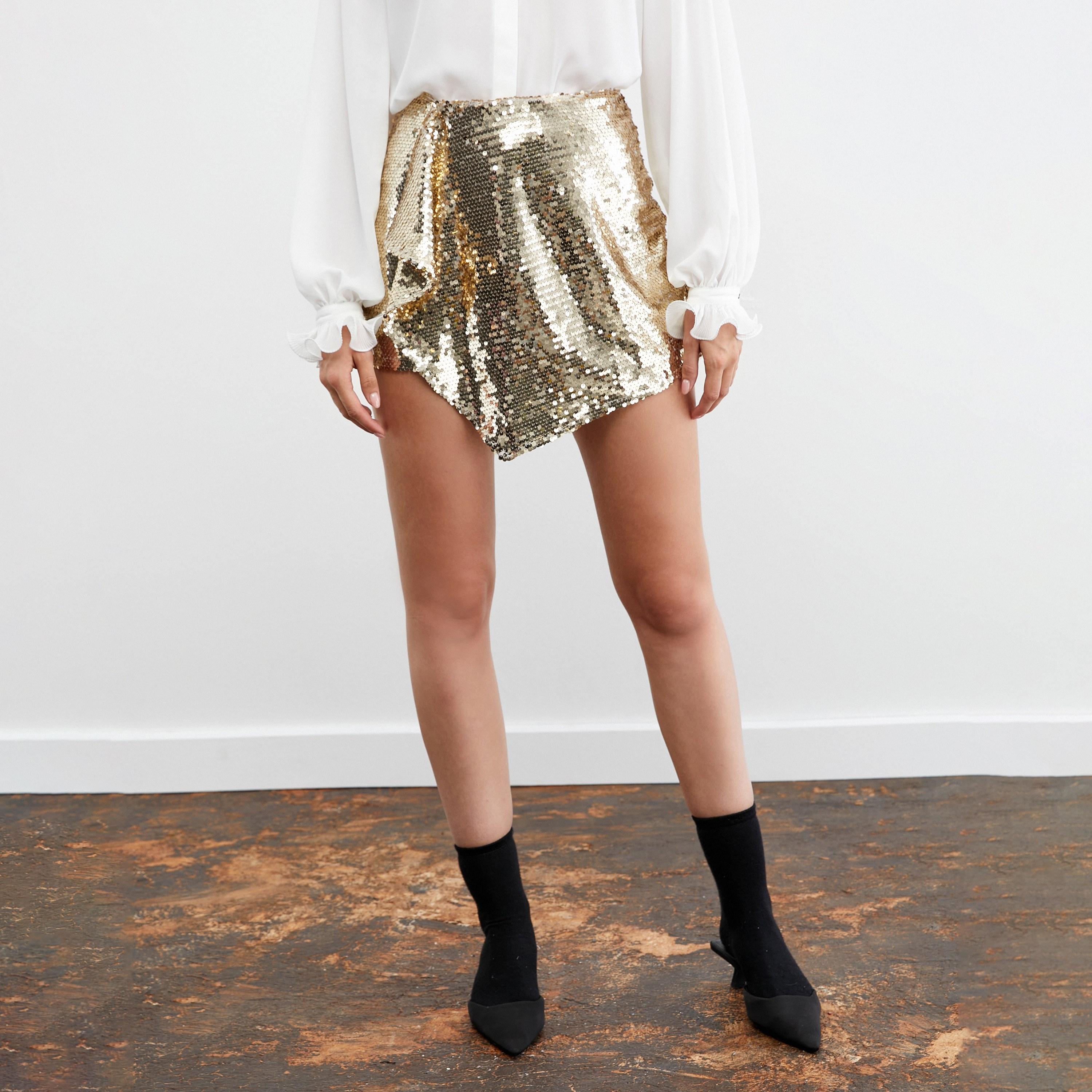 شورت تنورة نسائي ملفوف ومزين بالترتر الذهبي من كوتون-women-clothing-bottoms-skirts-image-1