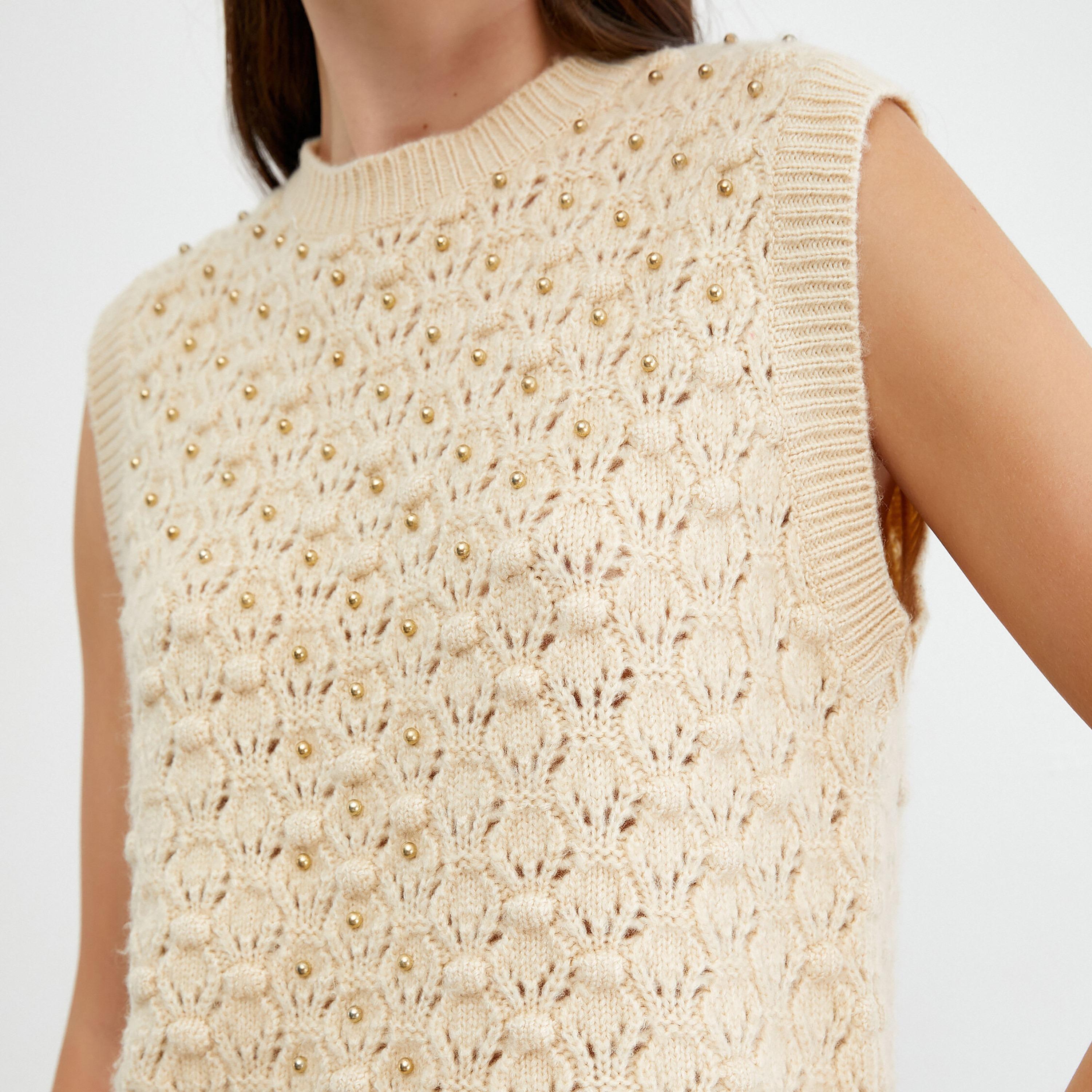 سترة نسائية محبوكة بلون كريمي من كوتون-women-clothing-cardigansandjumpers-jumpers-image-1