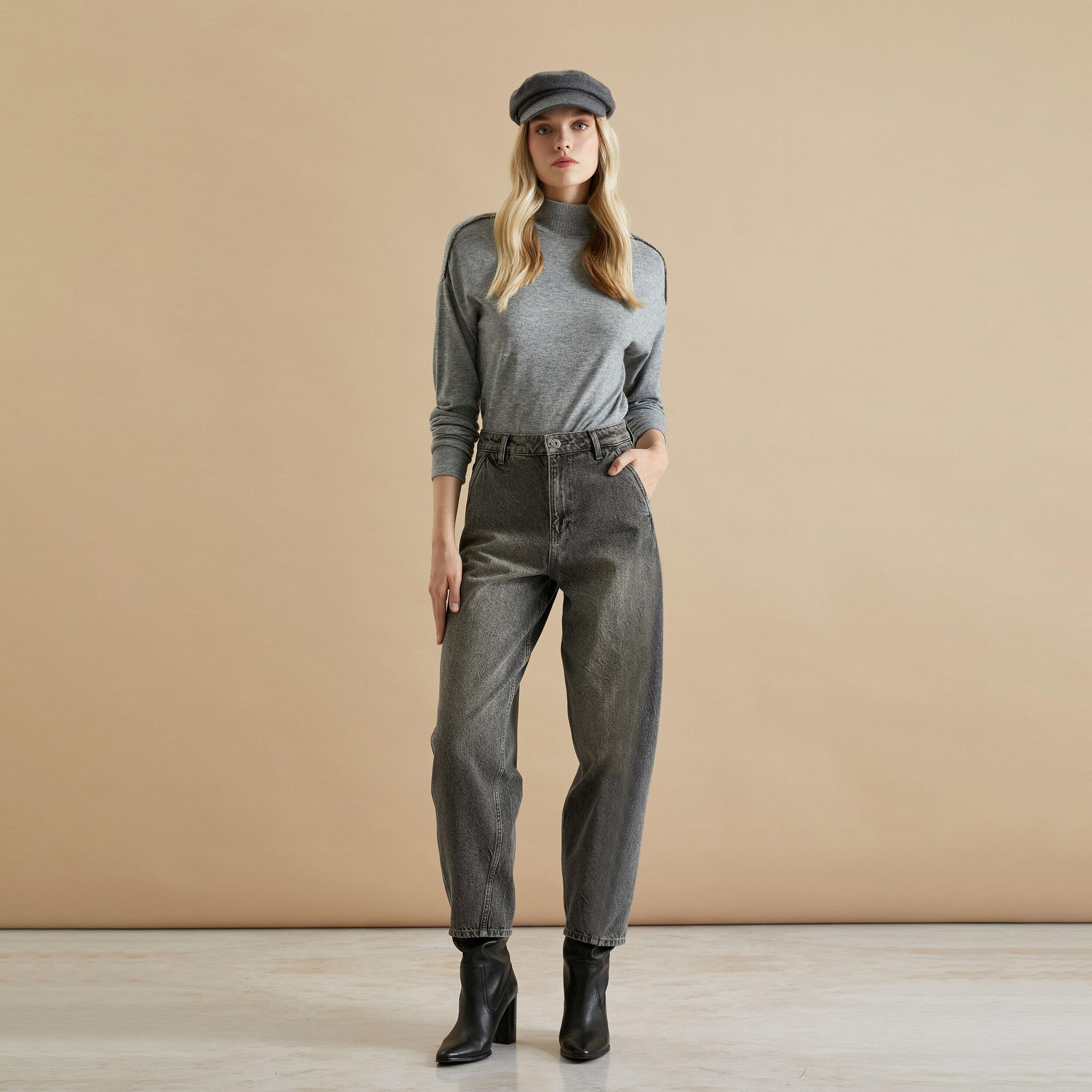 تيشيرت نسائي بلون رمادي ميلانج وياقة عالية من كوتون-women-clothing-tshirts-image-2