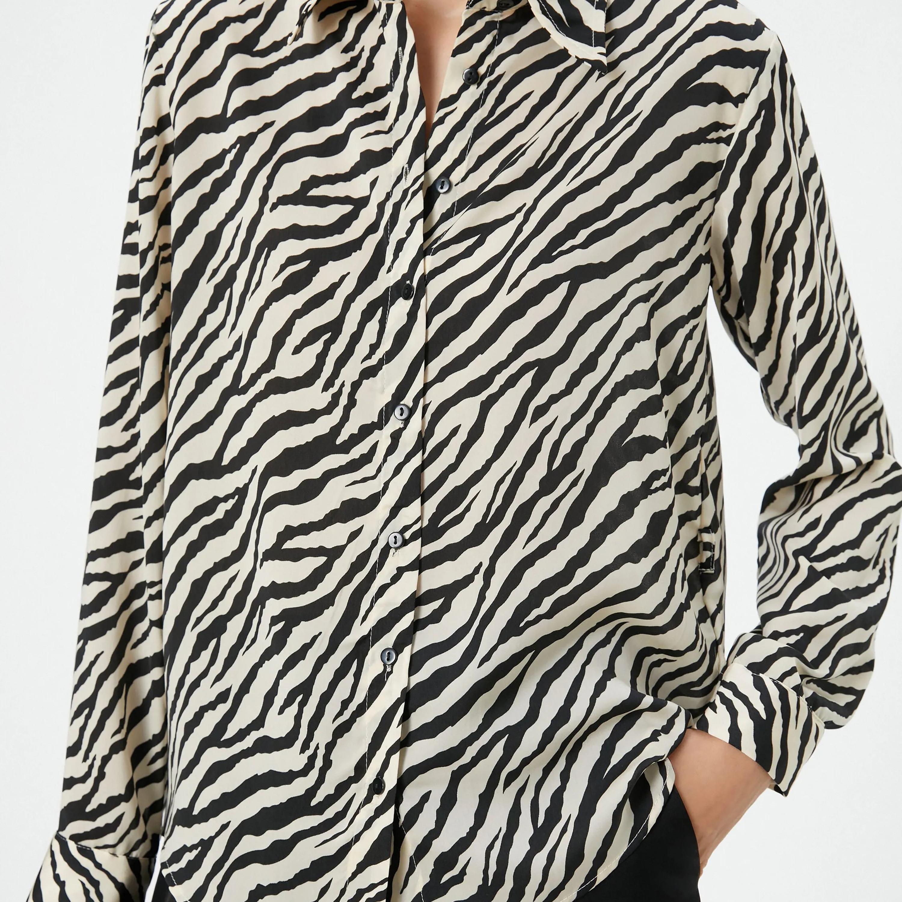 قميص نسائي أسود بطبعة تجريدية وياقة من كوتون-women-clothing-shirtsandblouses-shirts-image-4