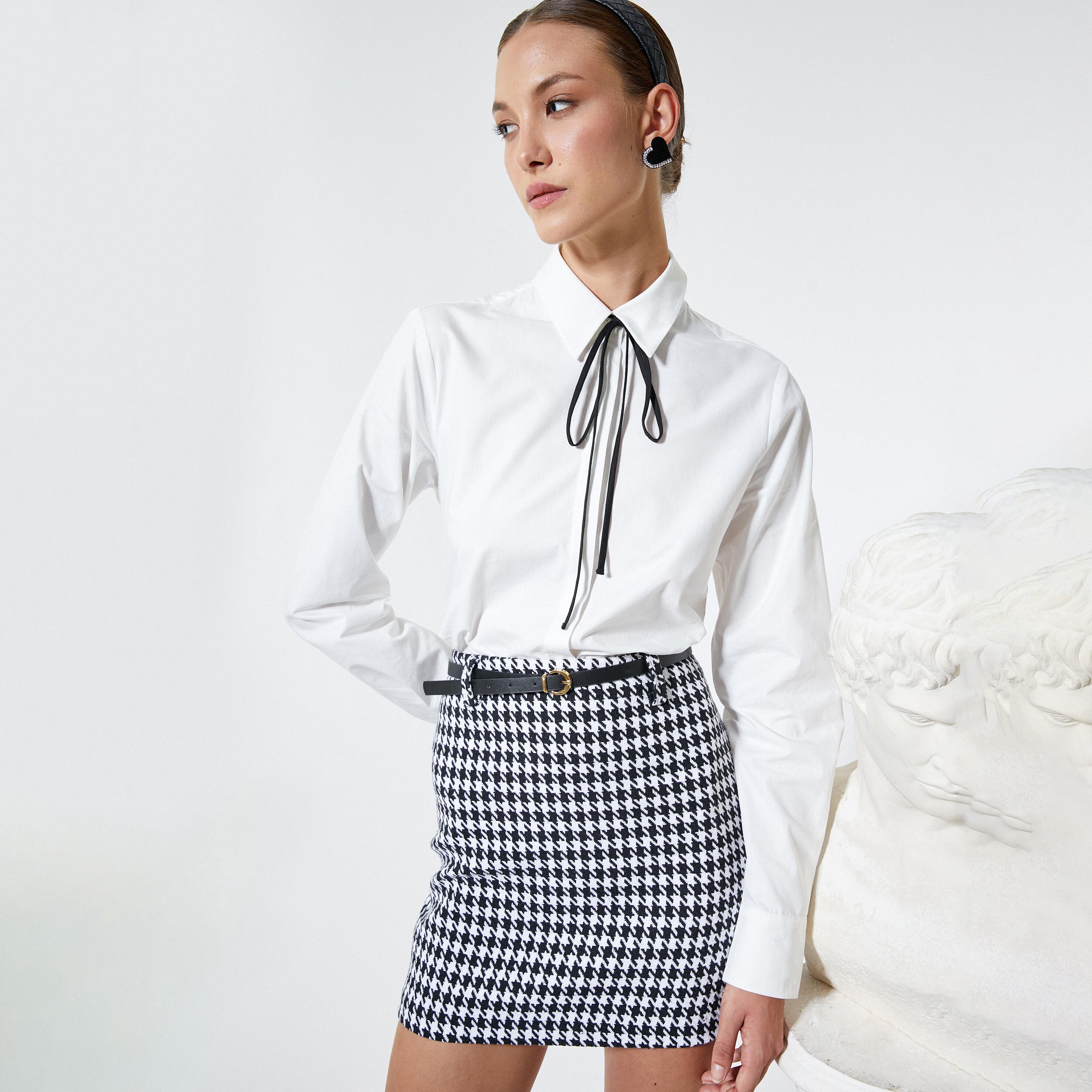 قميص نسائي مقاس كبير من القطن بلون أبيض وياقة مفرودة من كوتون-women-clothing-shirtsandblouses-shirts-image-4