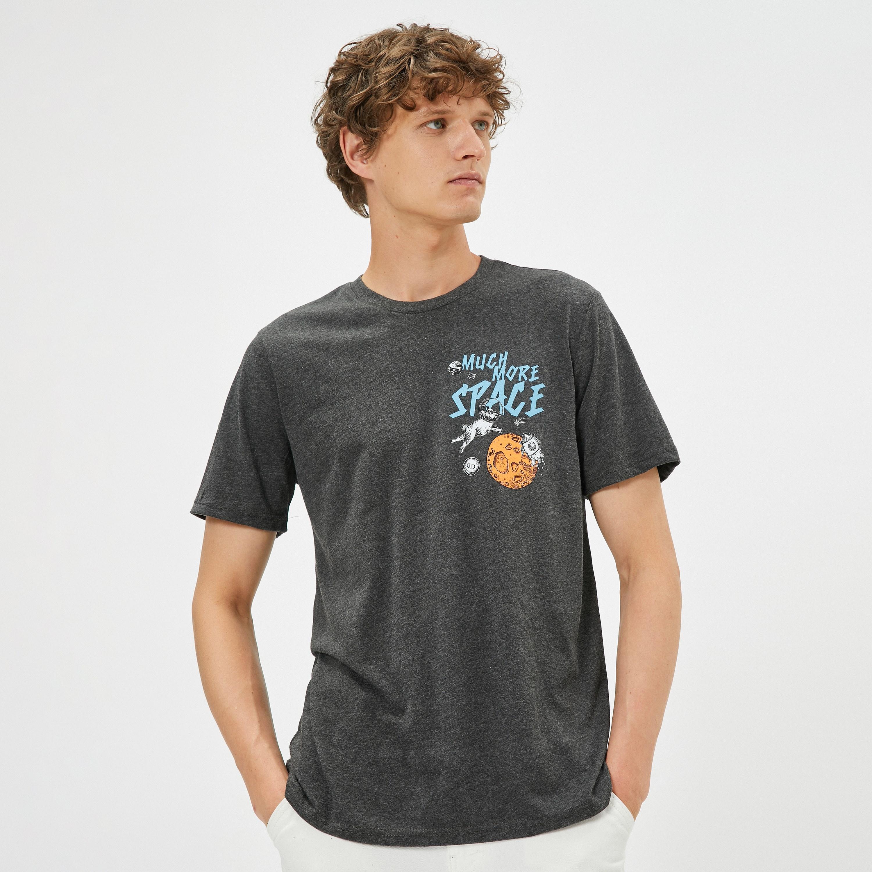 تيشيرت رجالي بطبعة غرافيكية بلون ميلانج وقصة رقبة مستديرة وأكمام قصيرة من كوتون-men-clothing-tshirtsandpolos-tshirts-image-1