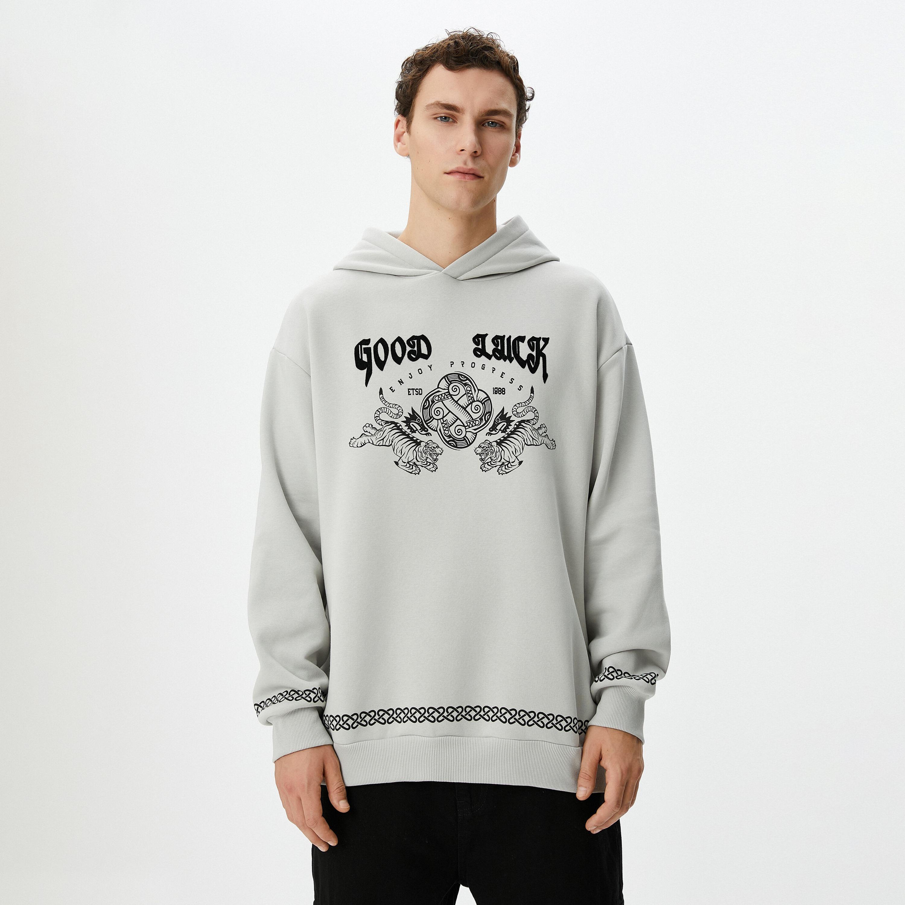 هودي رجالي بطبعة غرافيك وياقة هودي وأكمام طويلة من كوتون-men-winterwear-hoodiesandsweatshirts-image-1