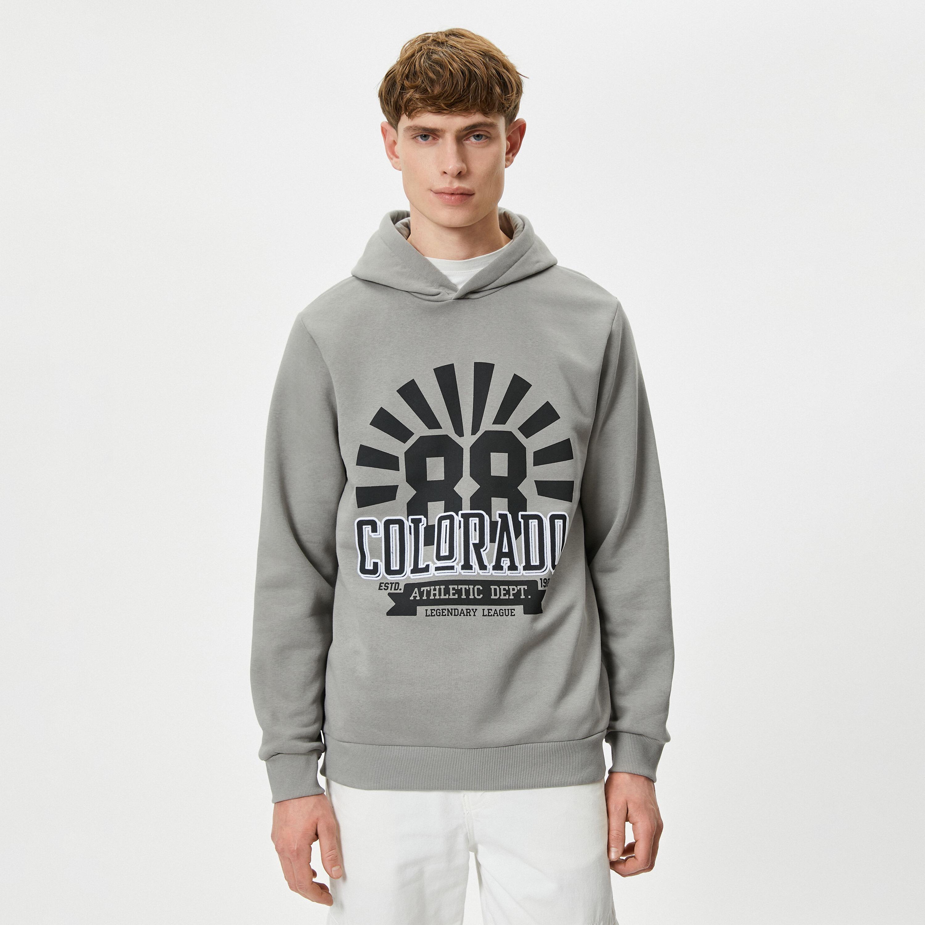 هودي رجالي بطبعة غرافيك وياقة هودي وأكمام طويلة من كوتون-men-winterwear-hoodiesandsweatshirts-image-1