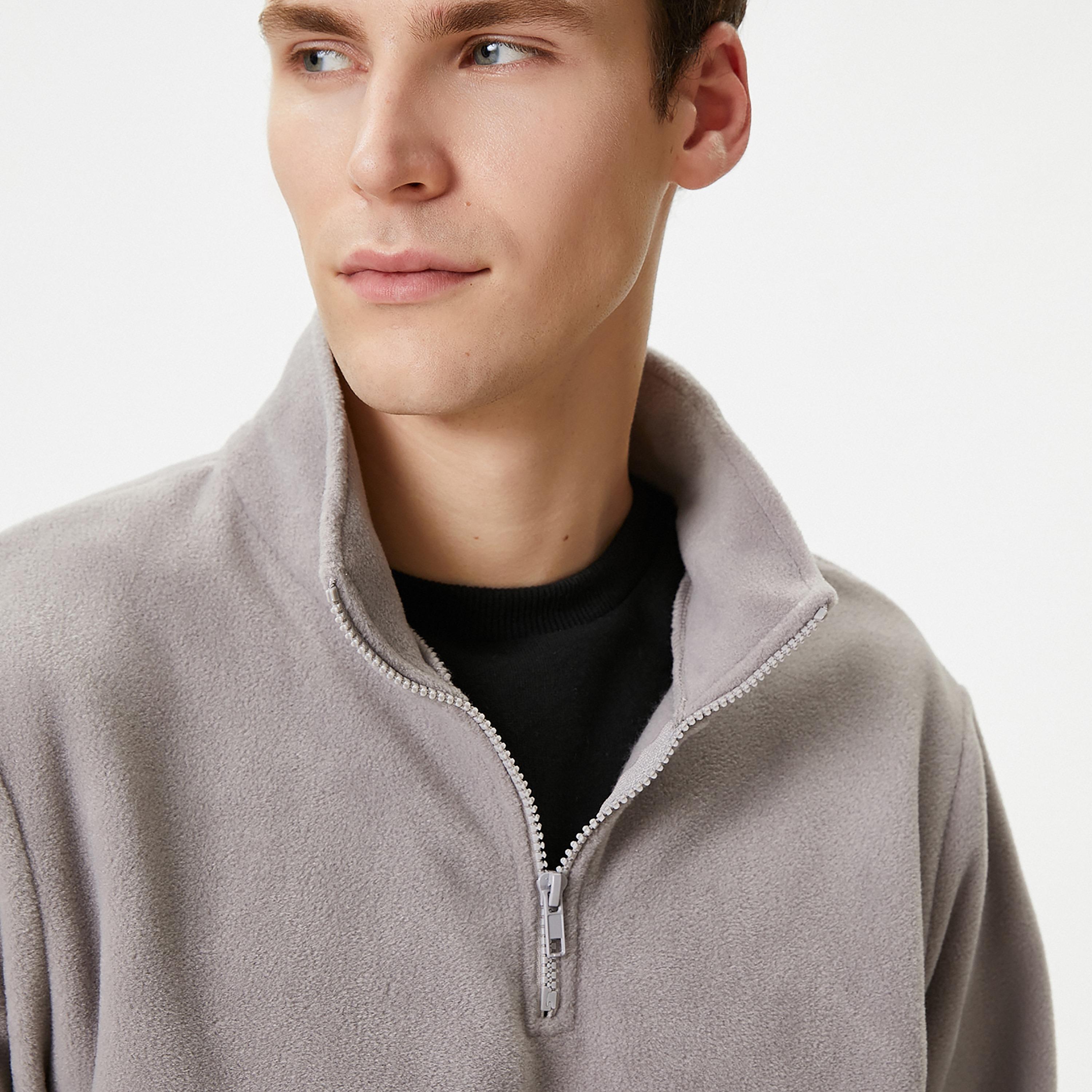 KOTON Fleece Collared Long Sleeves Men's Sweatshirt-men-winterwear-hoodiesandsweatshirts-image-3