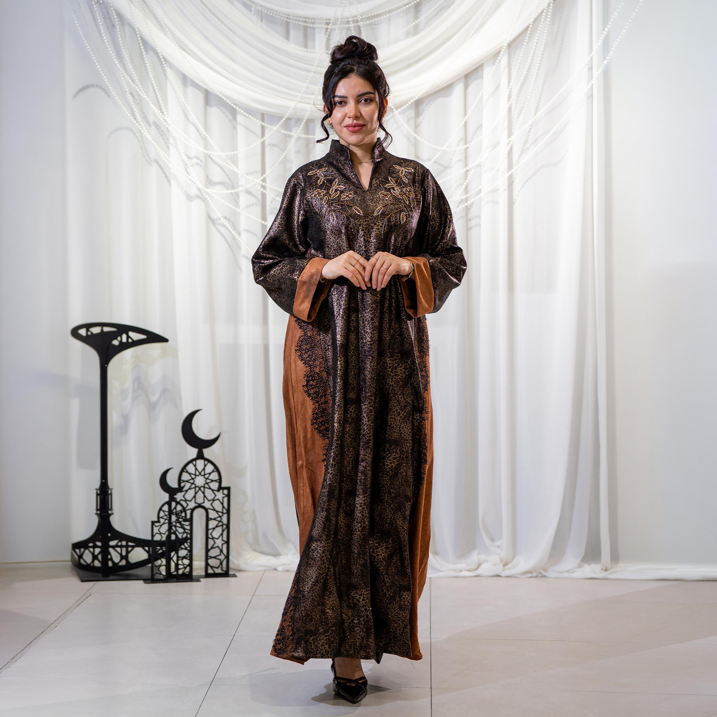 جلابية سهرة نسائية بياقة ماندارين وطبعة حيوانية - بني من زاهية-women-arabicclothing-jalabiyas-image-1