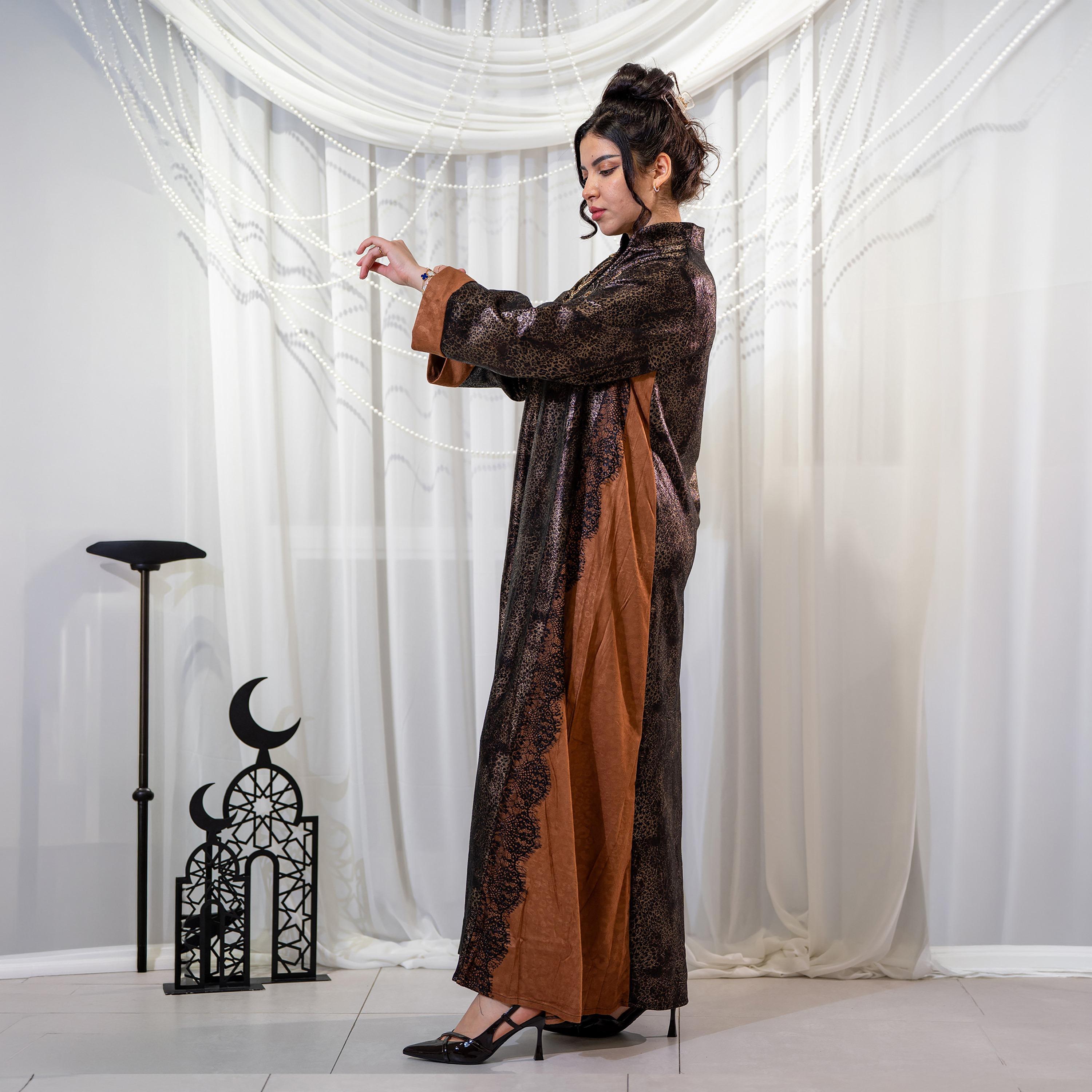 جلابية سهرة نسائية بياقة ماندارين وطبعة حيوانية - بني من زاهية-women-arabicclothing-jalabiyas-image-4