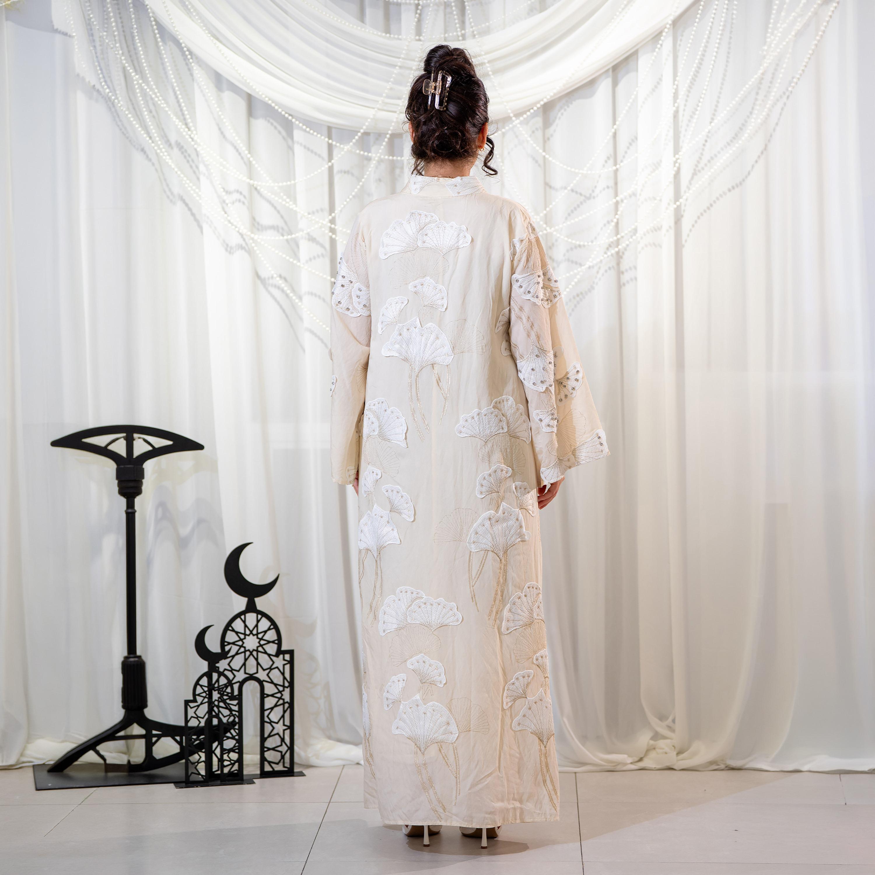 جلابية سهرة نسائية بياقة ماندارين وتطريز زهور وأكمام واسعة (كلوش) من زاهية-women-arabicclothing-jalabiyas-image-5