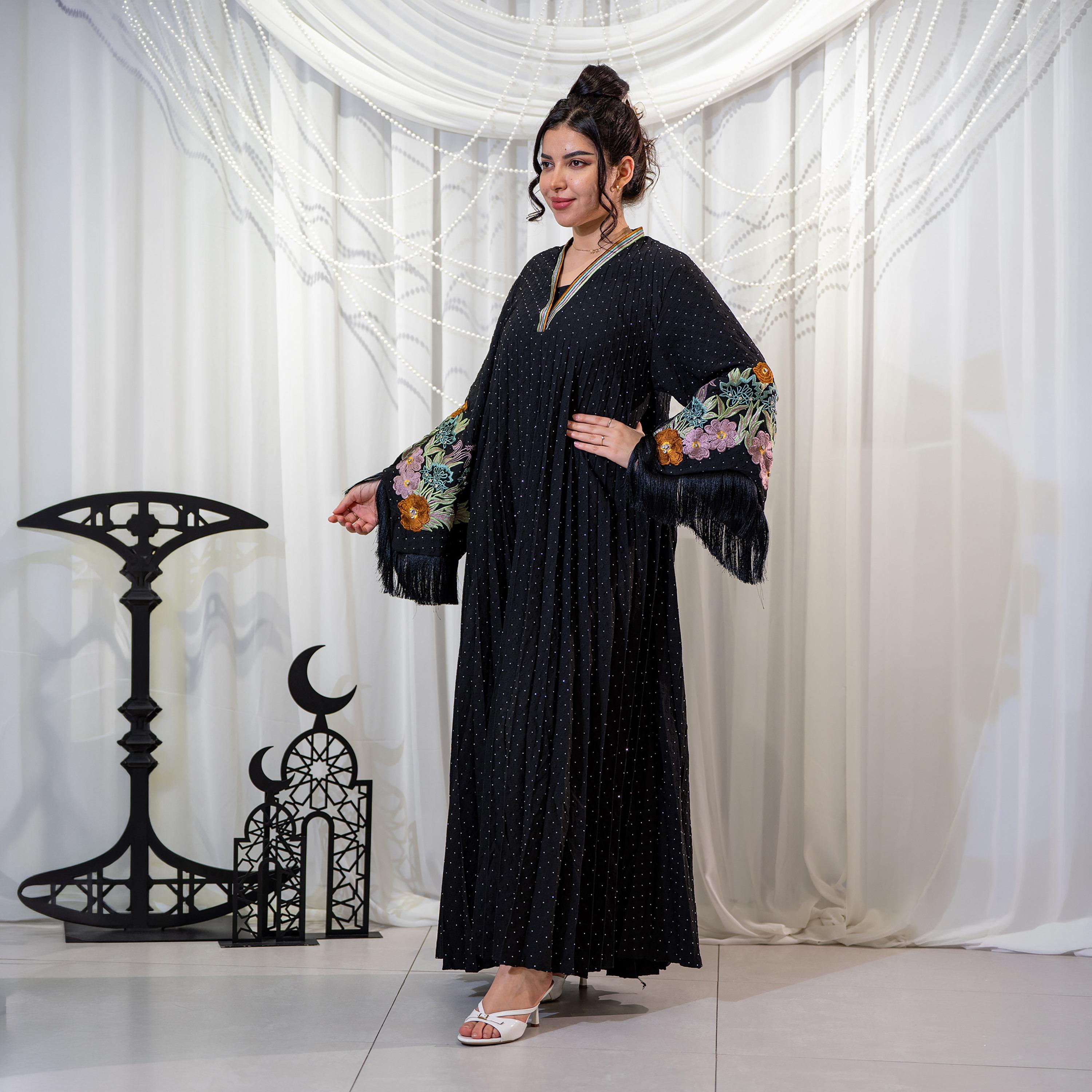 جلابية سهرة نسائية مرصعة بالفصوص وأكمام واسعة مزينة بالشراشيب - أسود من زاهية-women-arabicclothing-jalabiyas-image-3