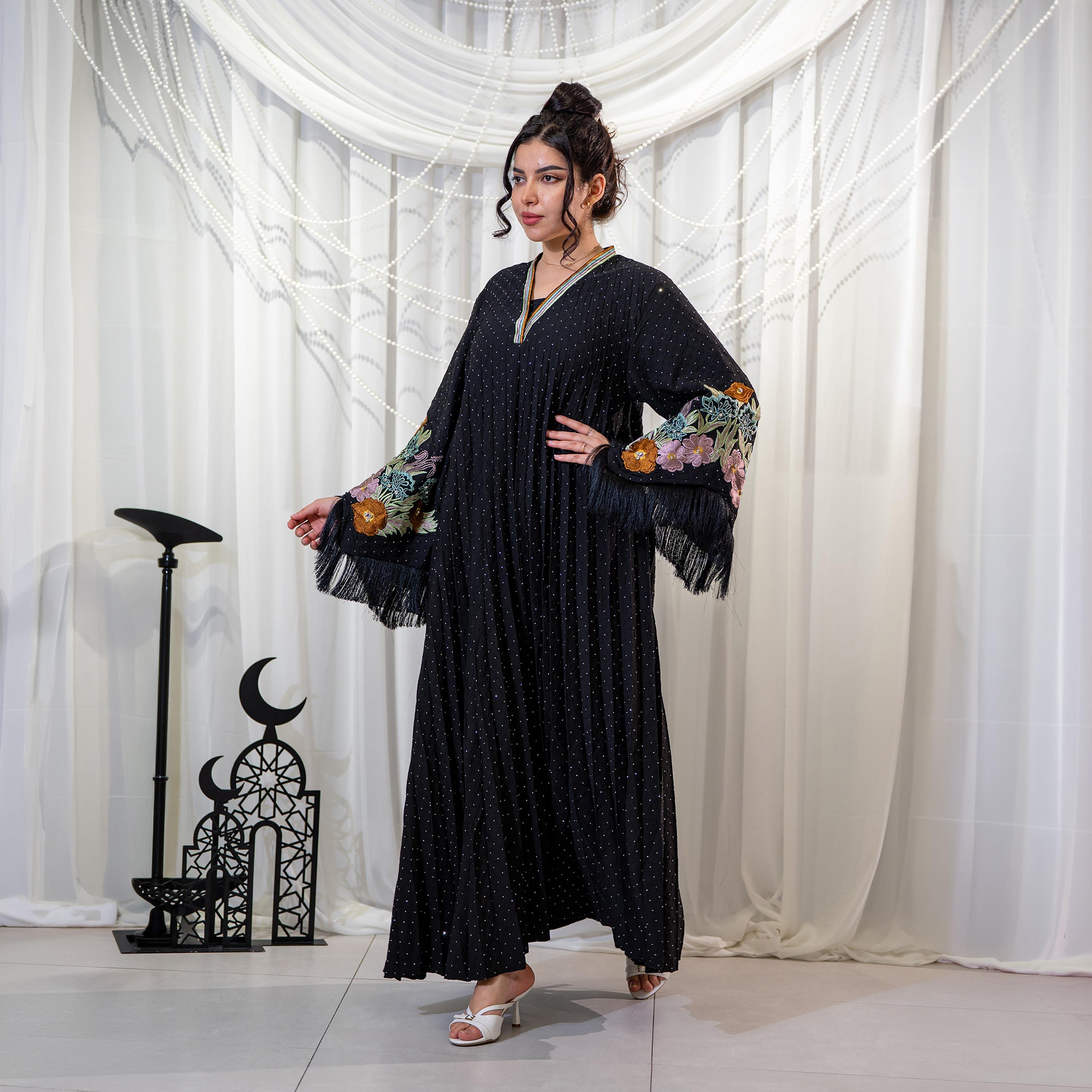 جلابية سهرة نسائية مرصعة بالفصوص وأكمام واسعة مزينة بالشراشيب - أسود من زاهية-women-arabicclothing-jalabiyas-image-4