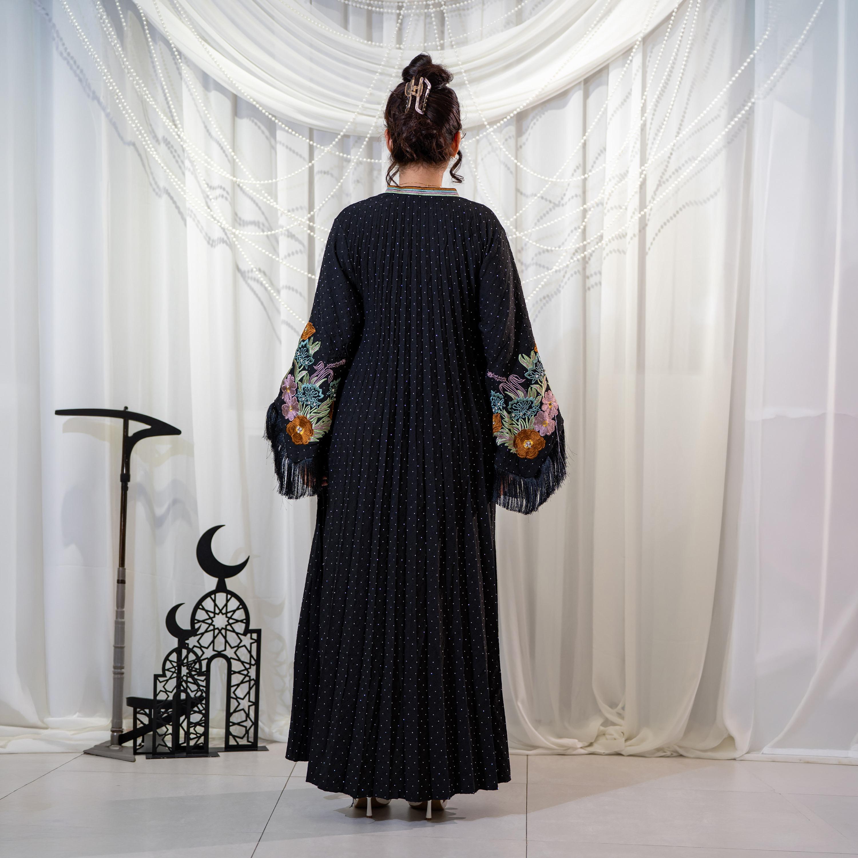 جلابية سهرة نسائية مرصعة بالفصوص وأكمام واسعة مزينة بالشراشيب - أسود من زاهية-women-arabicclothing-jalabiyas-image-5