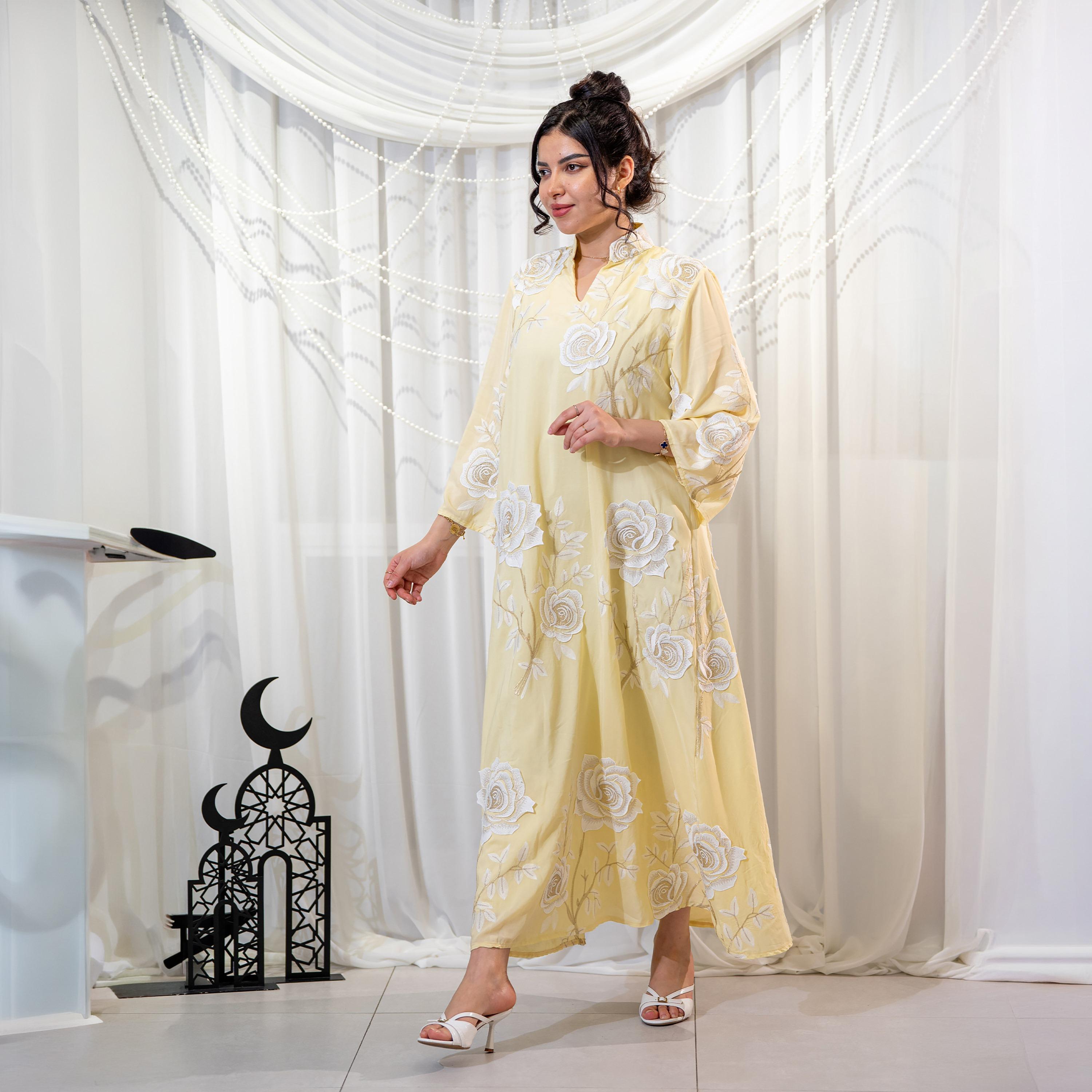 جلابية سهرة نسائية بياقة ماندارين وتطريز ورد وأكمام واسعة من زاهية-women-arabicclothing-jalabiyas-image-4